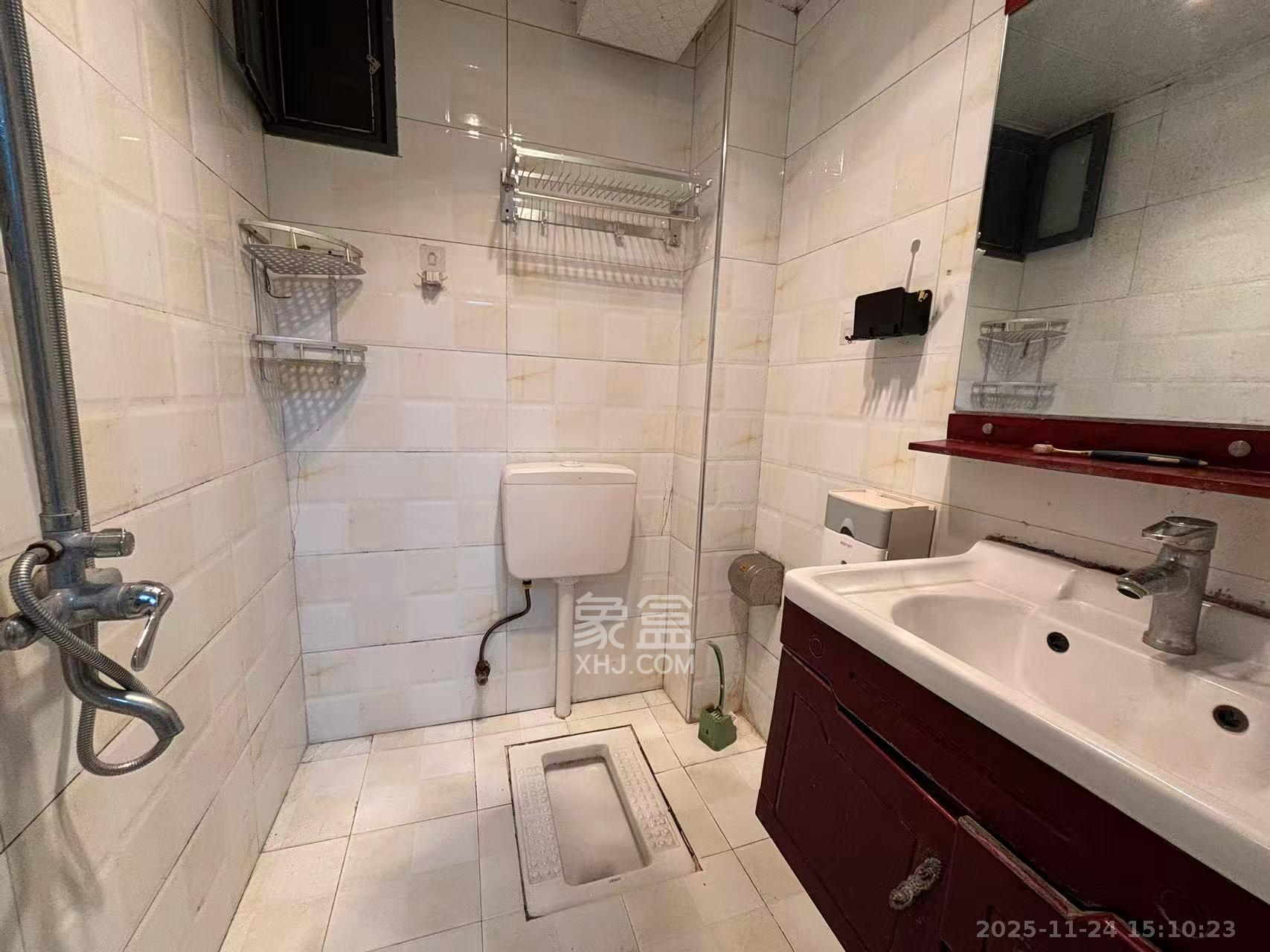 长坡社区  1室1厅1卫    1500.0元/月室内图