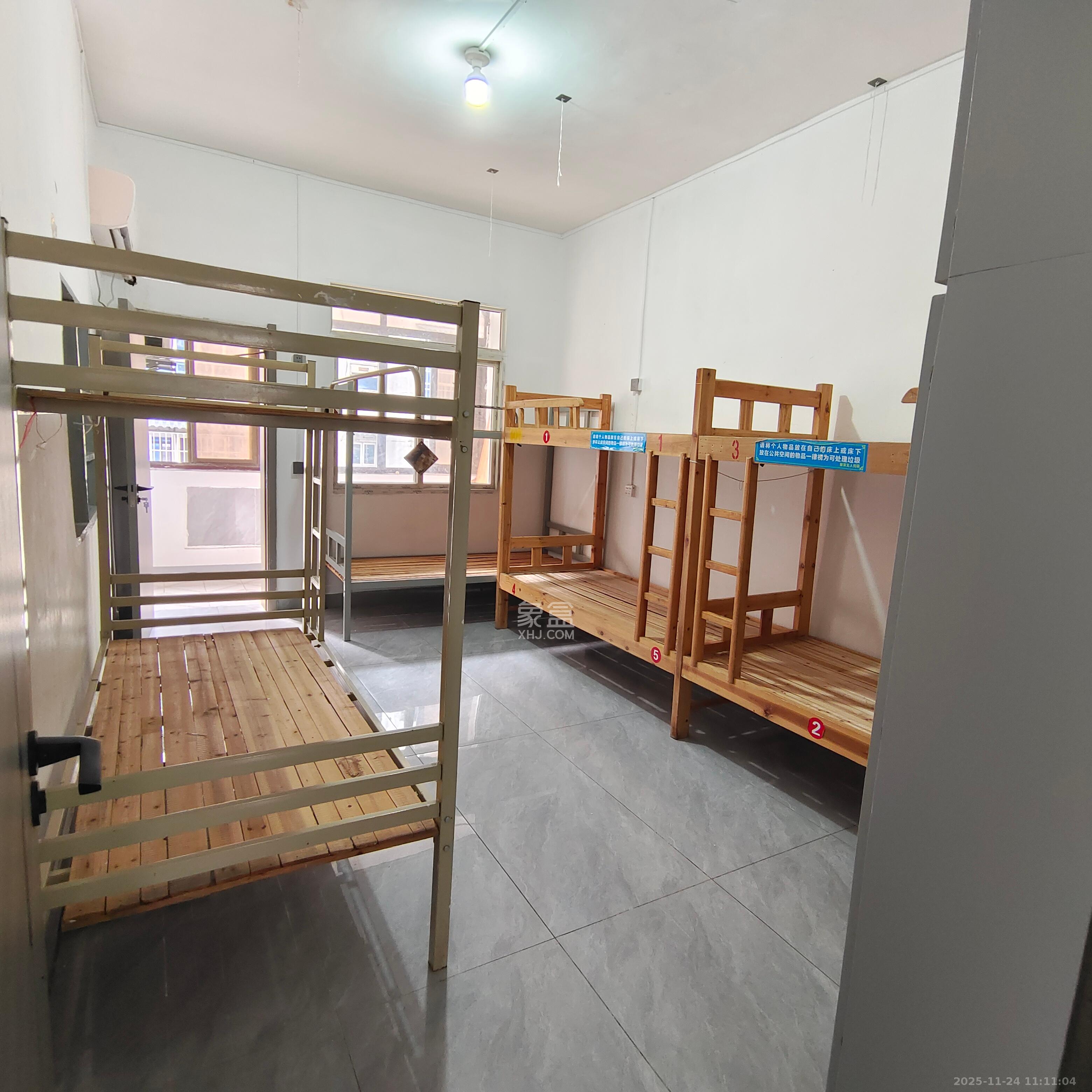 丰盈里散盘（丰盈里、丰盈西里）  3室1厅1卫    2600.0元/月