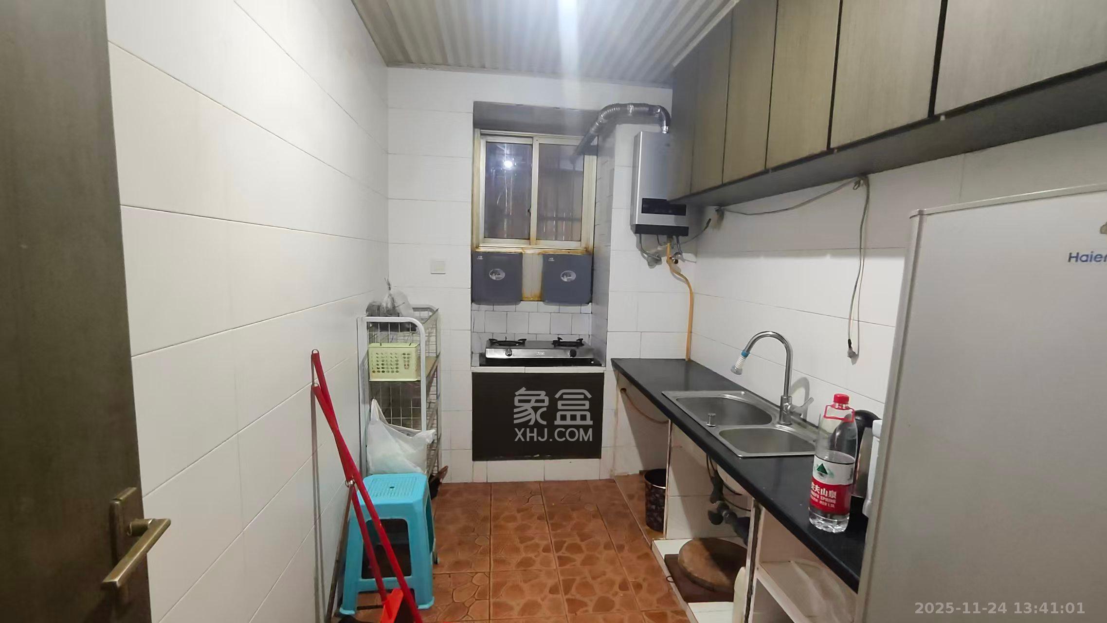 书苑花园(书院花园) 2室1厅1卫 1500.0元/月 书苑花园(书院花园) 2室1厅1卫 1500.0元/月室内图