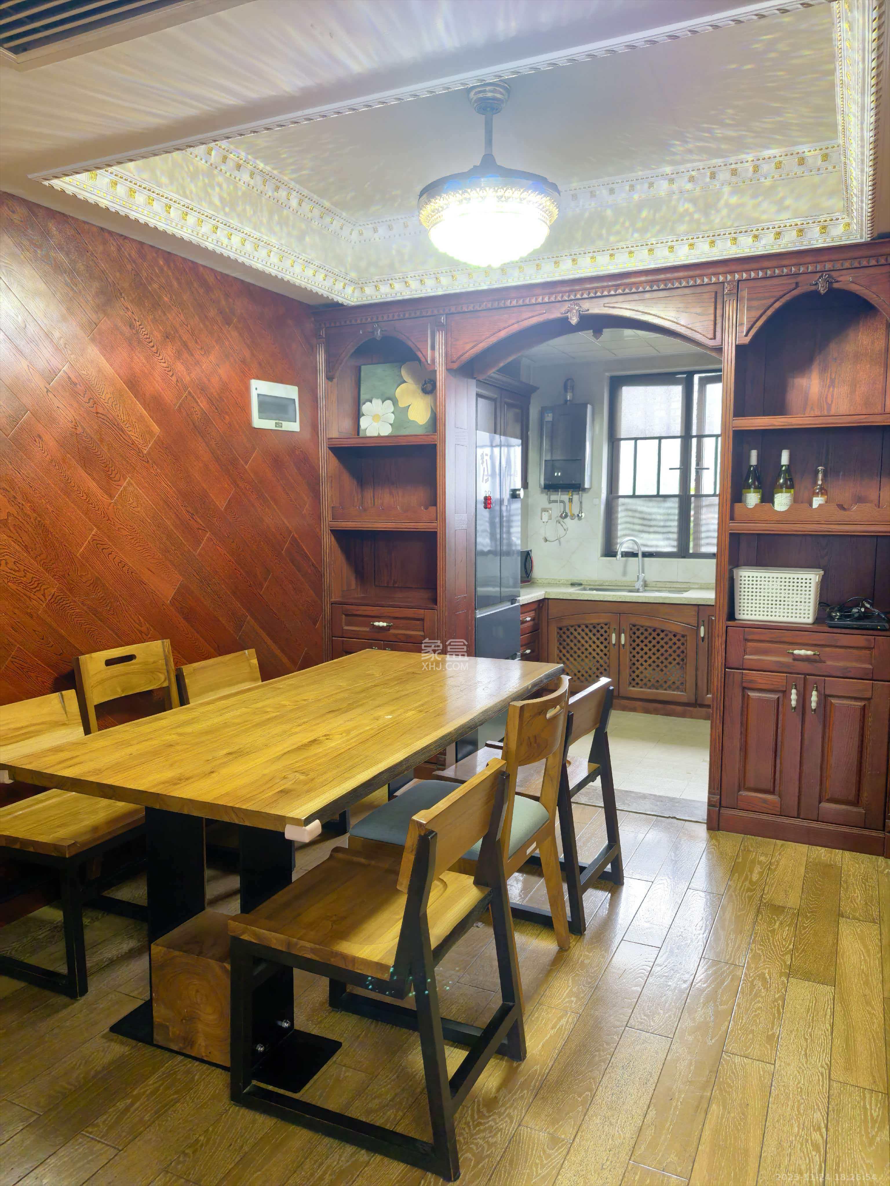 金色溪泉湾  3室2厅2卫    3200.0元/月室内图