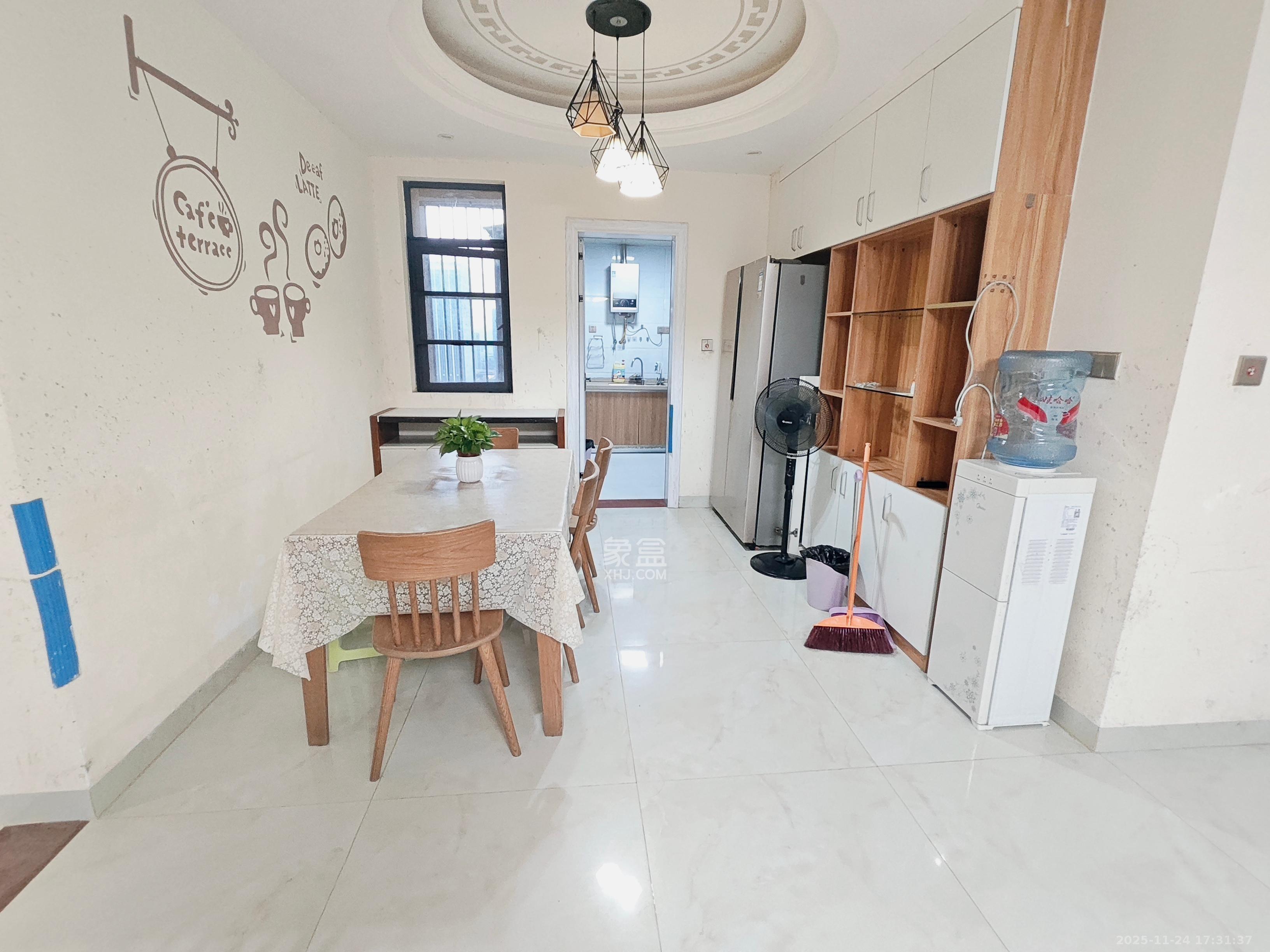 金科东方大院五期 3室2厅2卫 2500.0元/月 金科东方大院五期 3室2厅2卫 2500.0元/月室内图