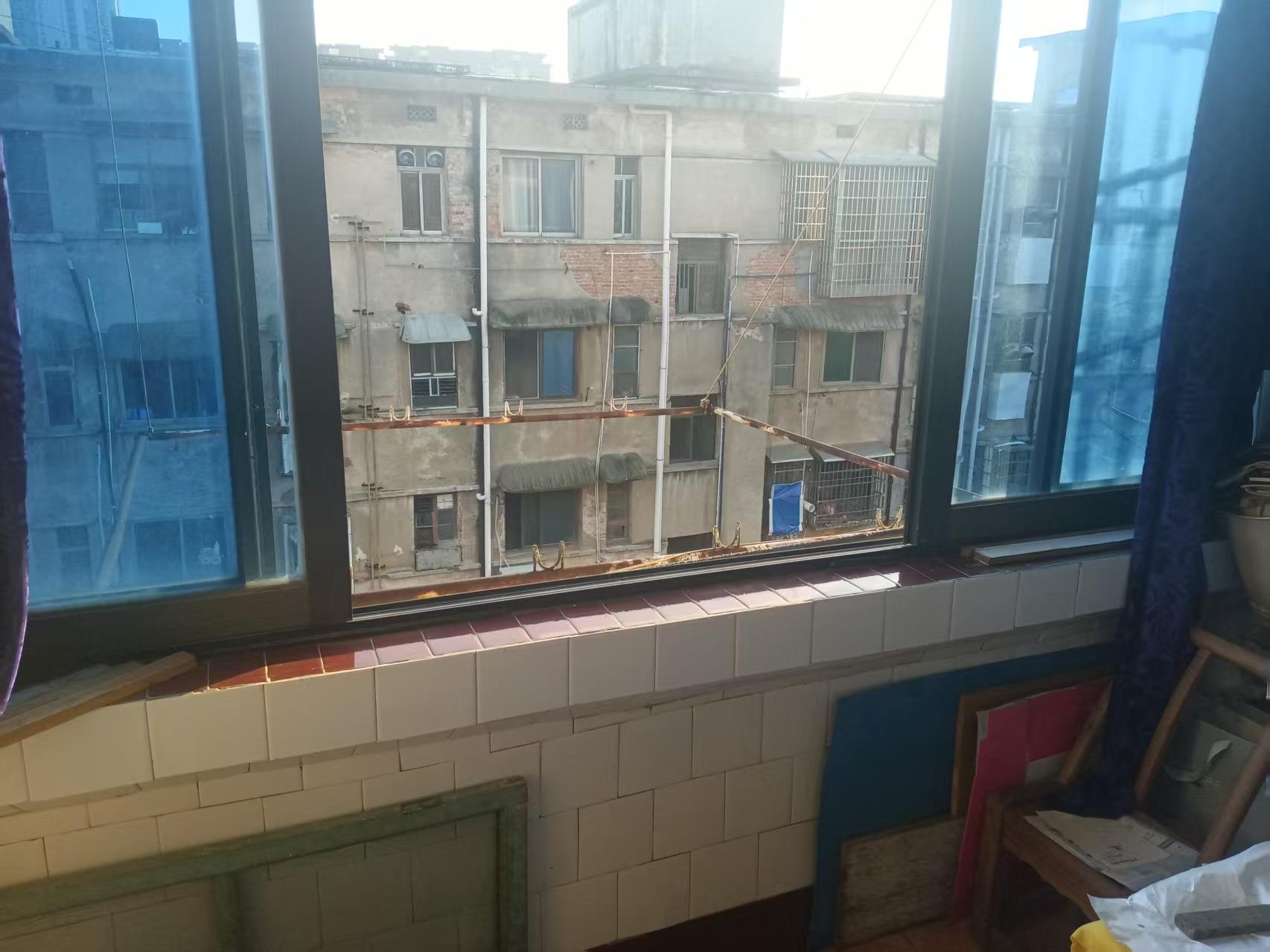 滨湖柴油机厂家属楼 2室1厅1卫 15.8万 滨湖柴油机厂家属楼 2室1厅1卫 15.8万室内图