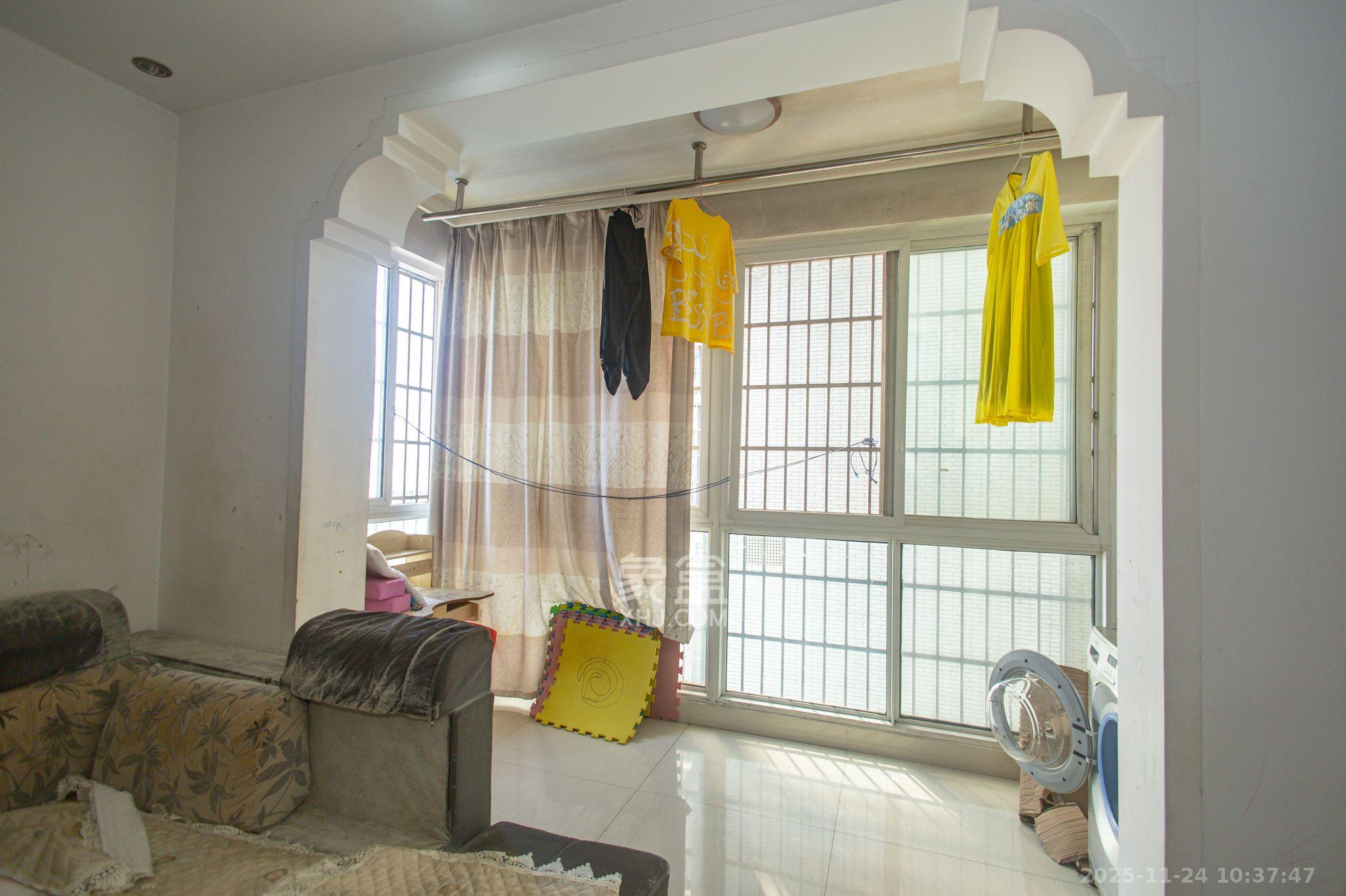 楚天世纪城东苑 2室2厅1卫 1500.0元/月 楚天世纪城东苑 2室2厅1卫 1500.0元/月室内图