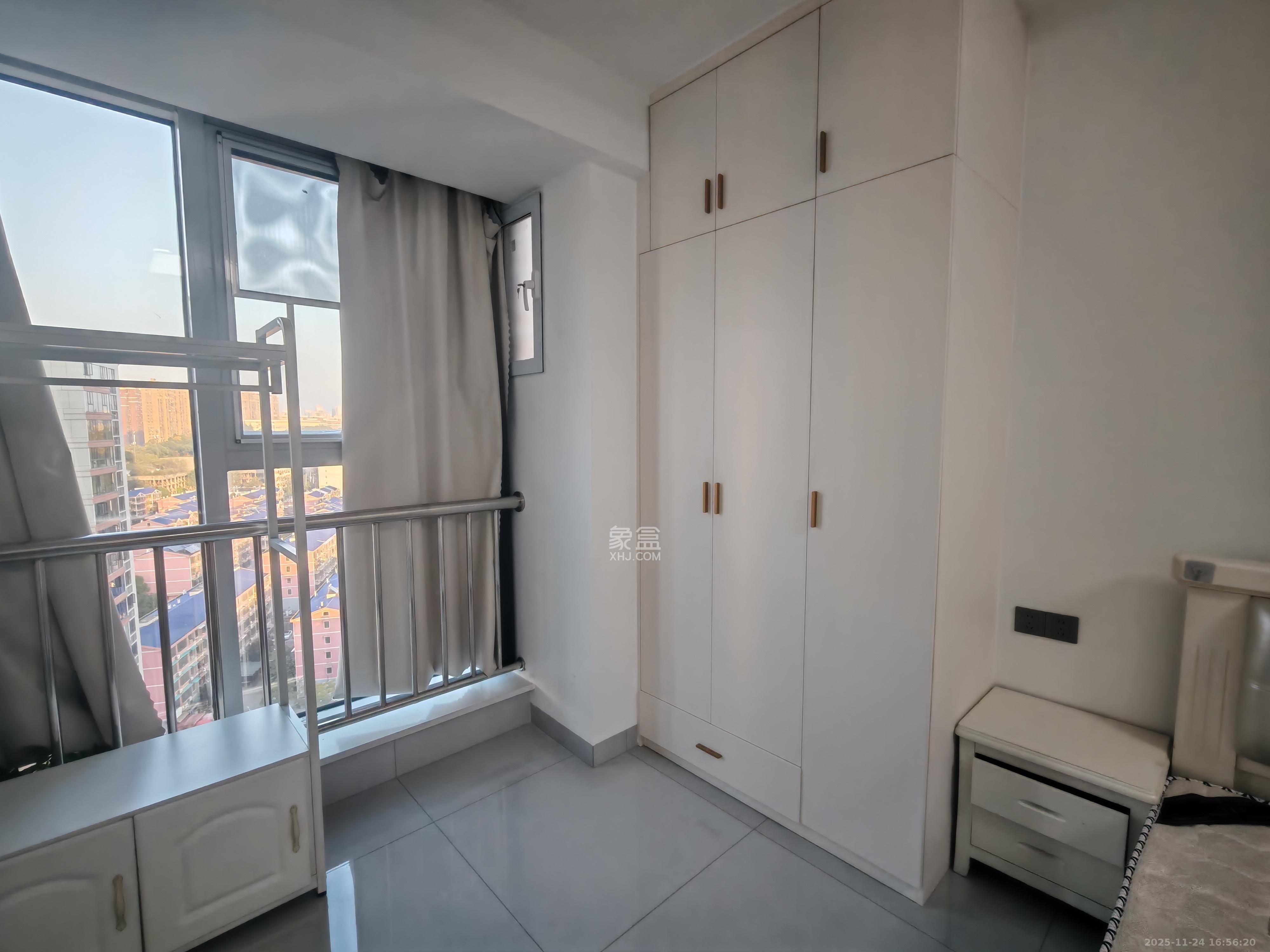 恒大誉府（融誉商业中心）  1室1厅1卫    1700.0元/月室内图