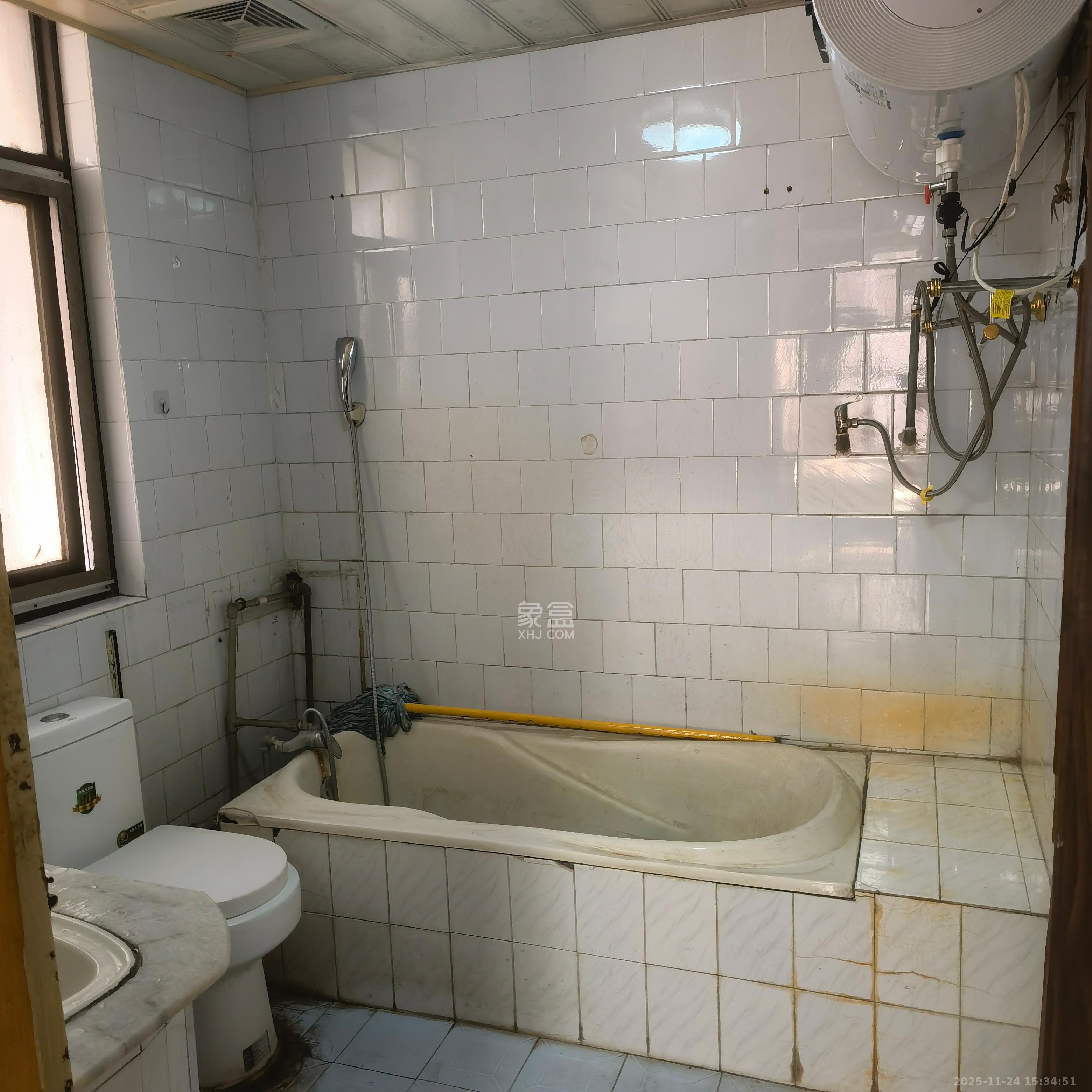 环城堤综合楼（产权如意街综合楼）  1室0厅0卫    2800.0元/月室内图