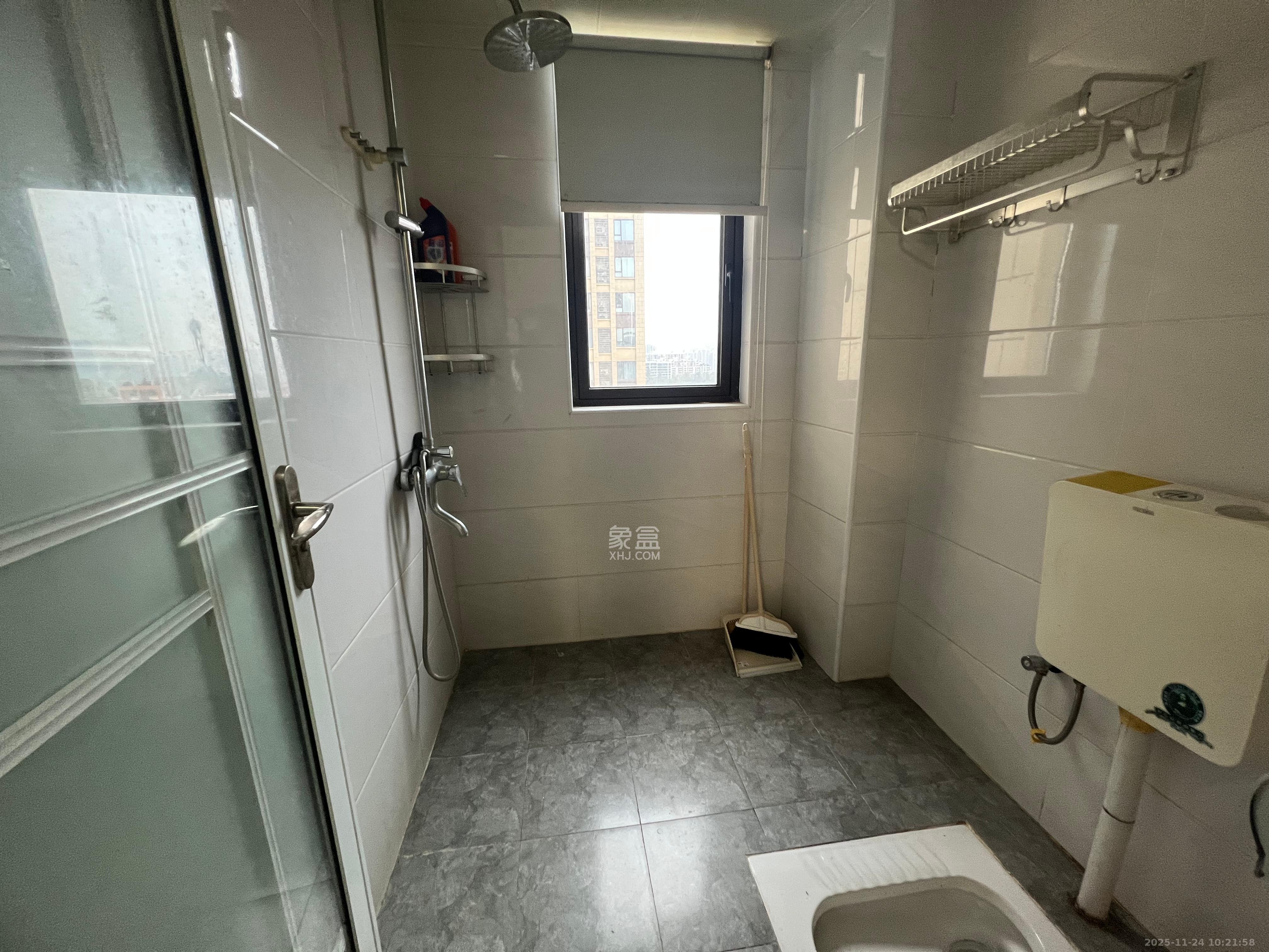 奥克斯缔壹城 4室2厅2卫 2600.0元/月 奥克斯缔壹城 4室2厅2卫 2600.0元/月室内图