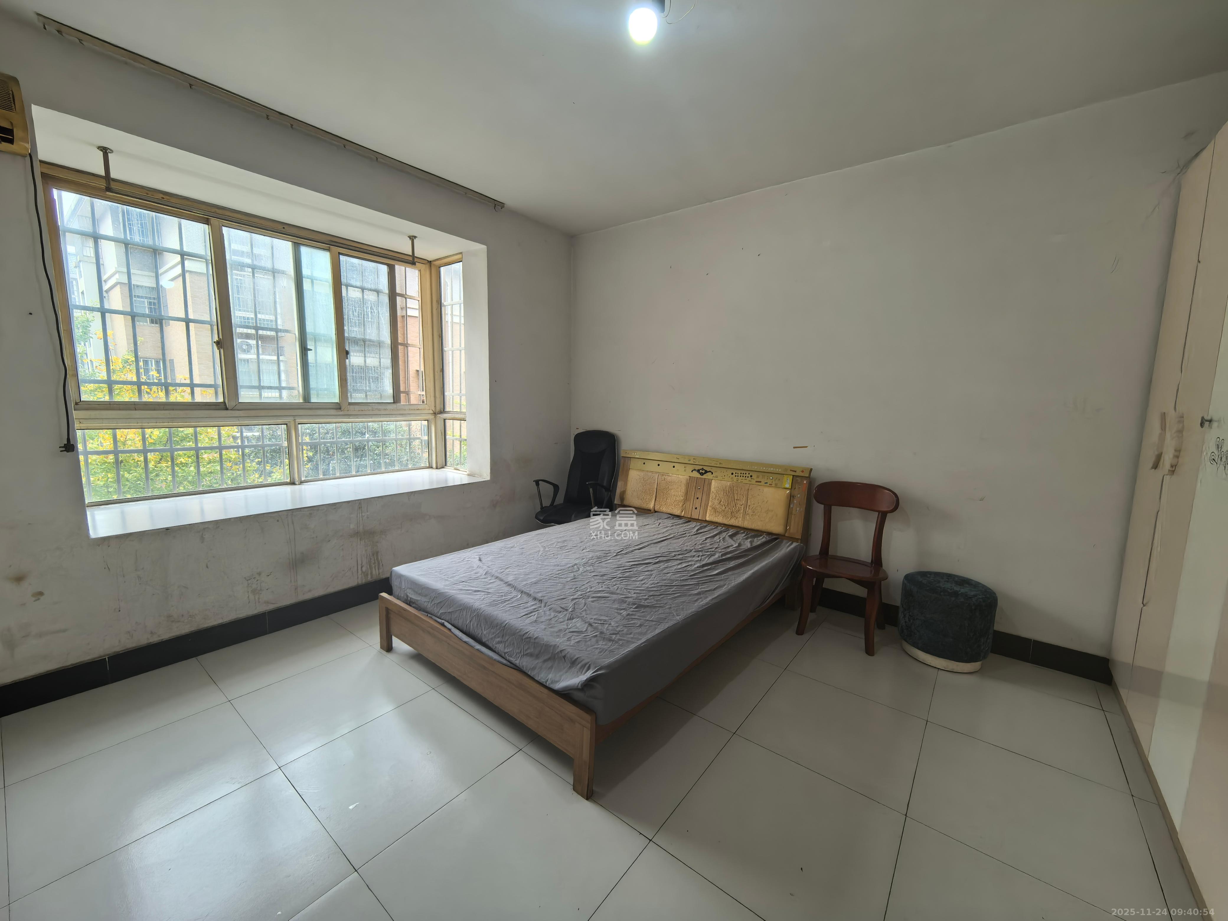 泰禹家园（彩云之翼家园一期、二期、三期）  3室2厅2卫    1800.0元/月室内图