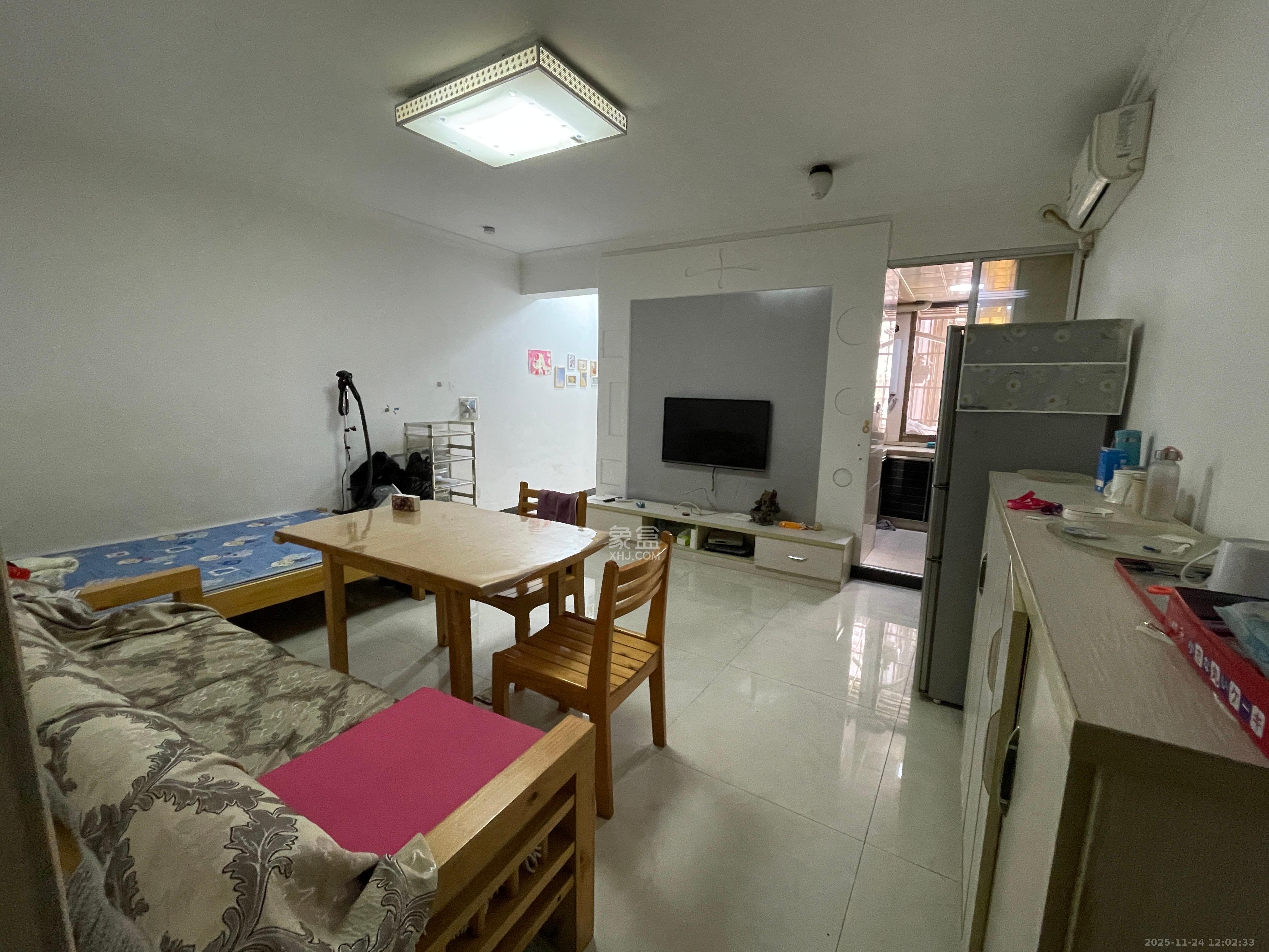 君悦紫园  1室1厅1卫    2000.0元/月