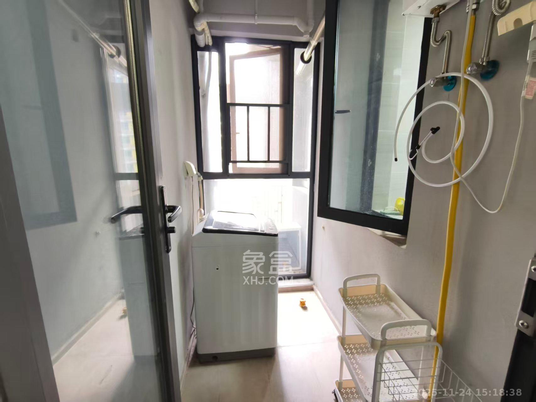 阳光100一期、四五期  2室2厅1卫    2500.0元/月室内图