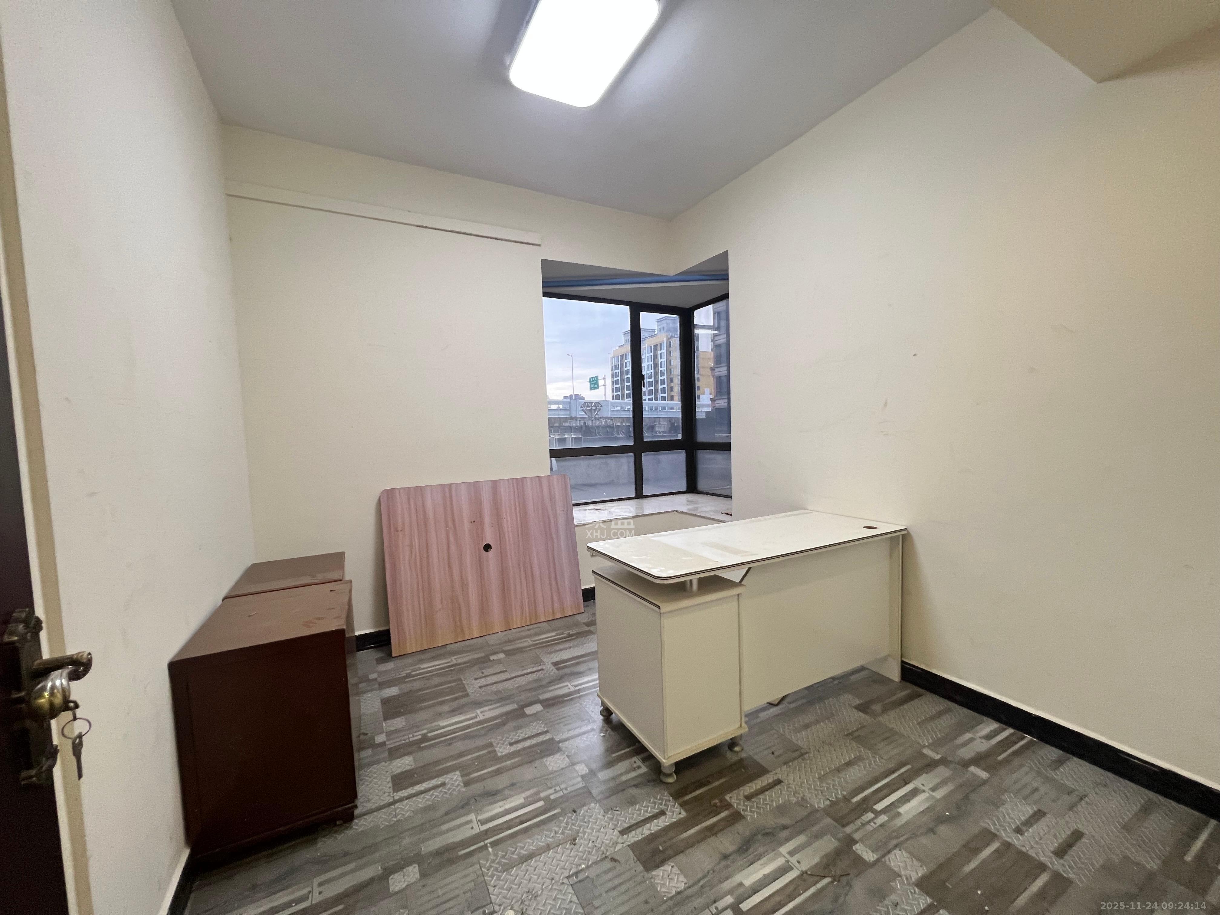 华晨国际公馆  1室0厅0卫    7500.0元/月室内图