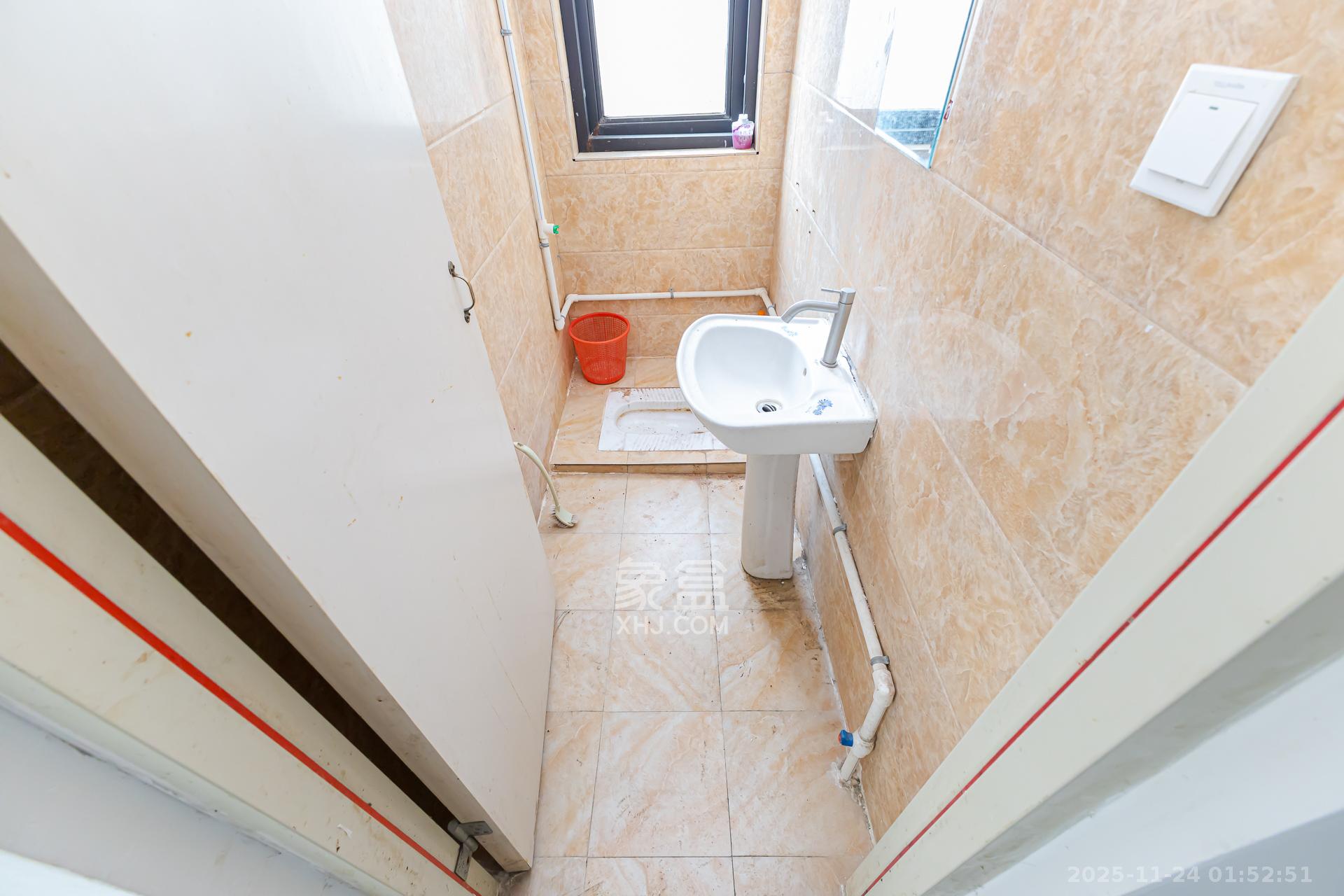 勤诚达境界城 3室2厅2卫 73.8万 勤诚达境界城 3室2厅2卫 73.8万卫生间