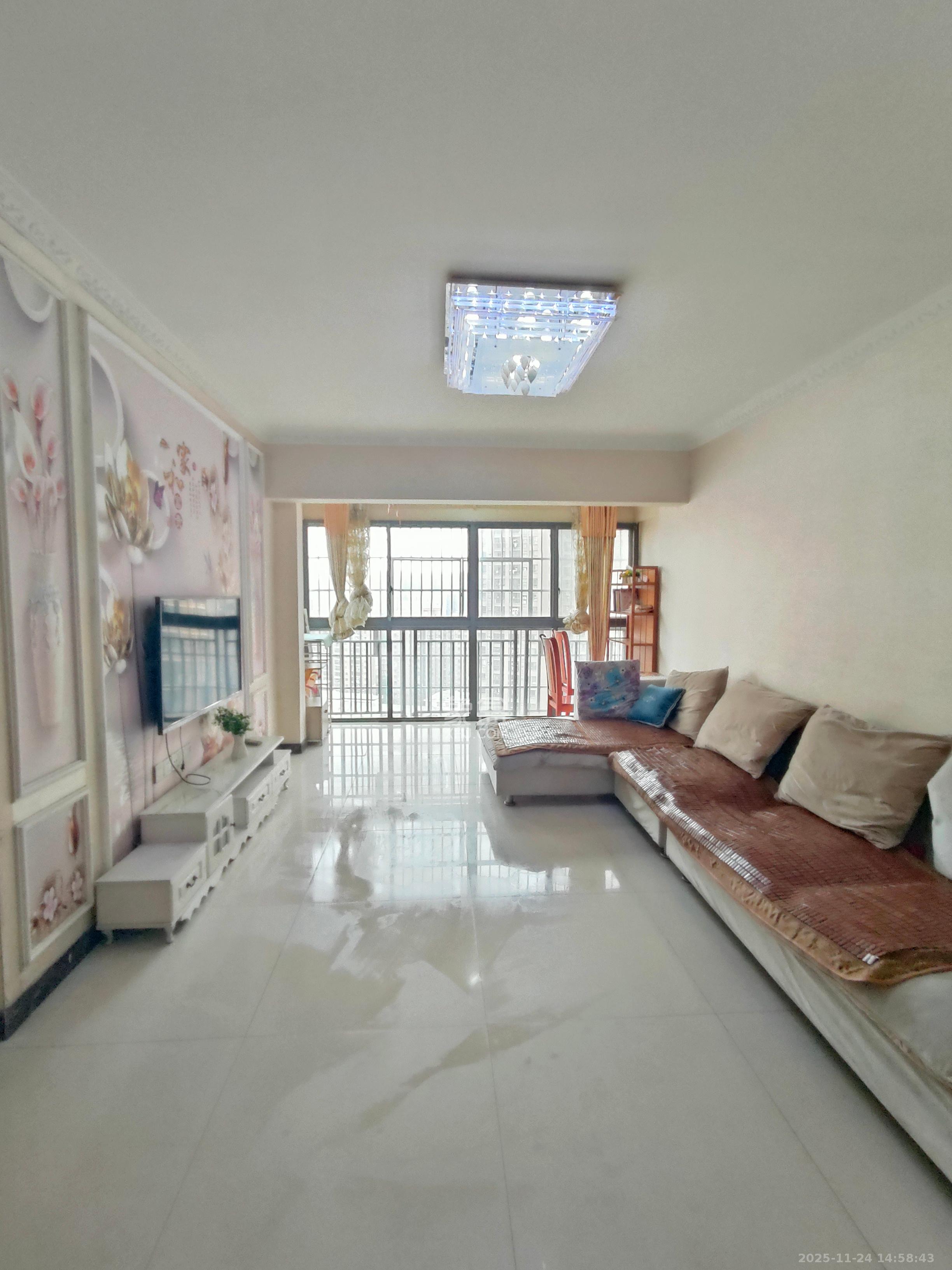 爵士湘  3室1厅1卫    1600.0元/月室内图