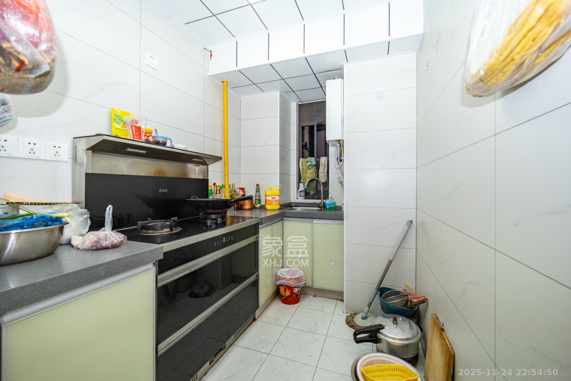 新长海广场 1室2厅1卫 40.0万 新长海广场 1室2厅1卫 40.0万厨房