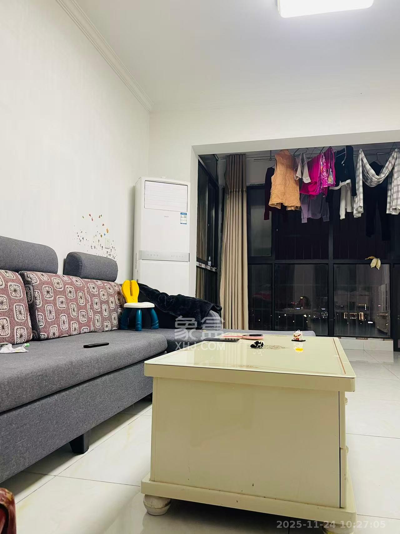 金科时代中心  3室1厅1卫    2300.0元/月