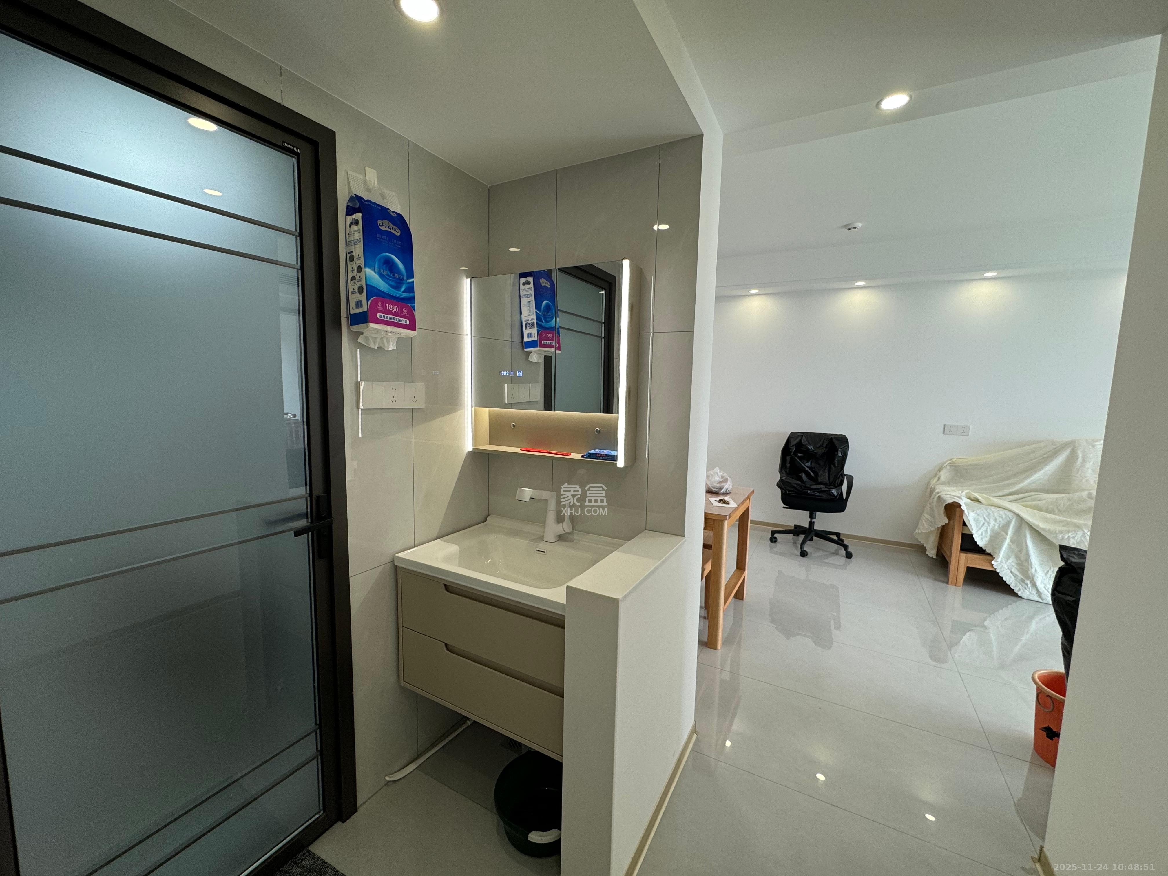 阳光城尚东湾悦江府  3室2厅1卫    2600.0元/月