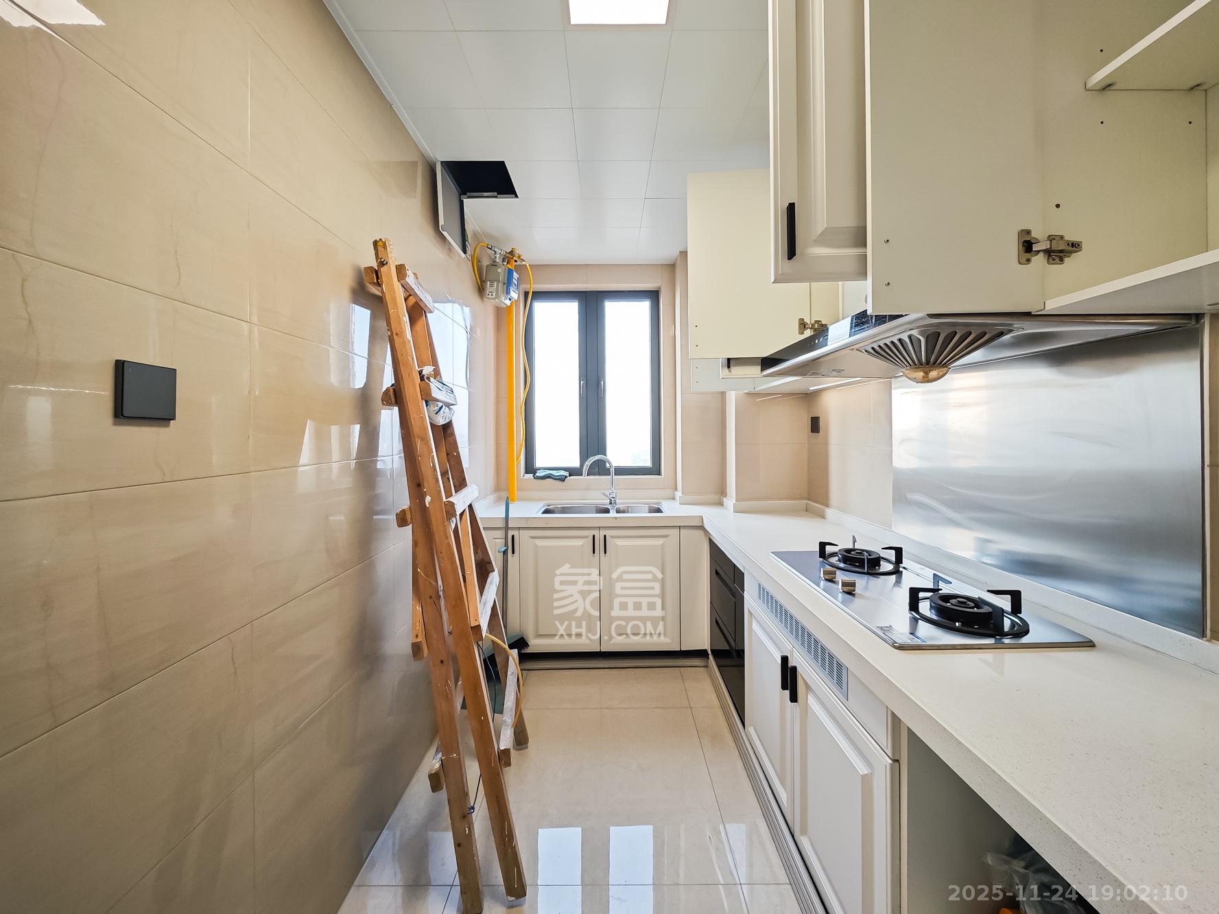 恒大御景天下城三期 3室2厅2卫 110.0万 恒大御景天下城三期 3室2厅2卫 110.0万厨房