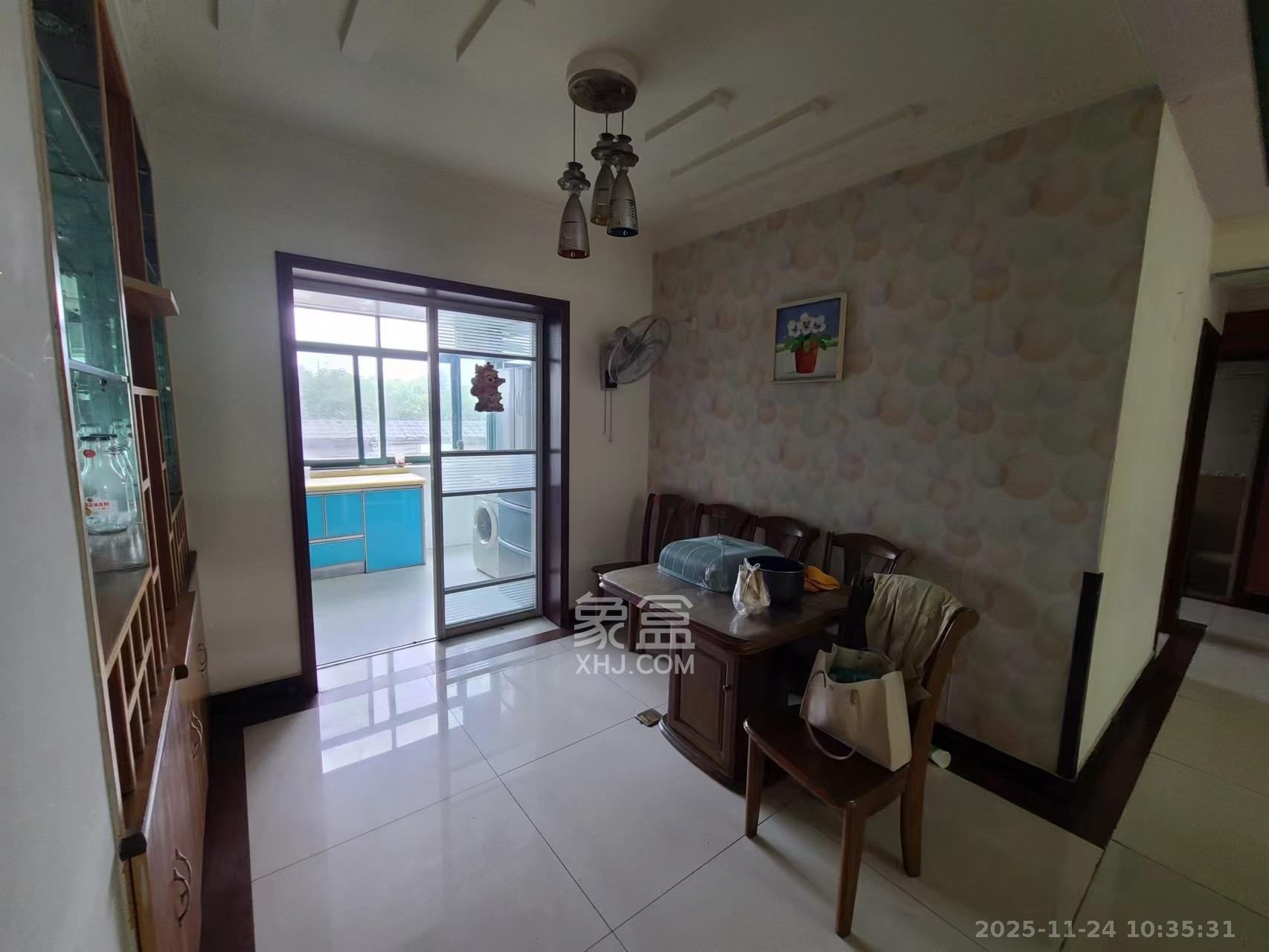 望兴景园一期 3室2厅2卫 2300.0元/月 望兴景园一期 3室2厅2卫 2300.0元/月室内图