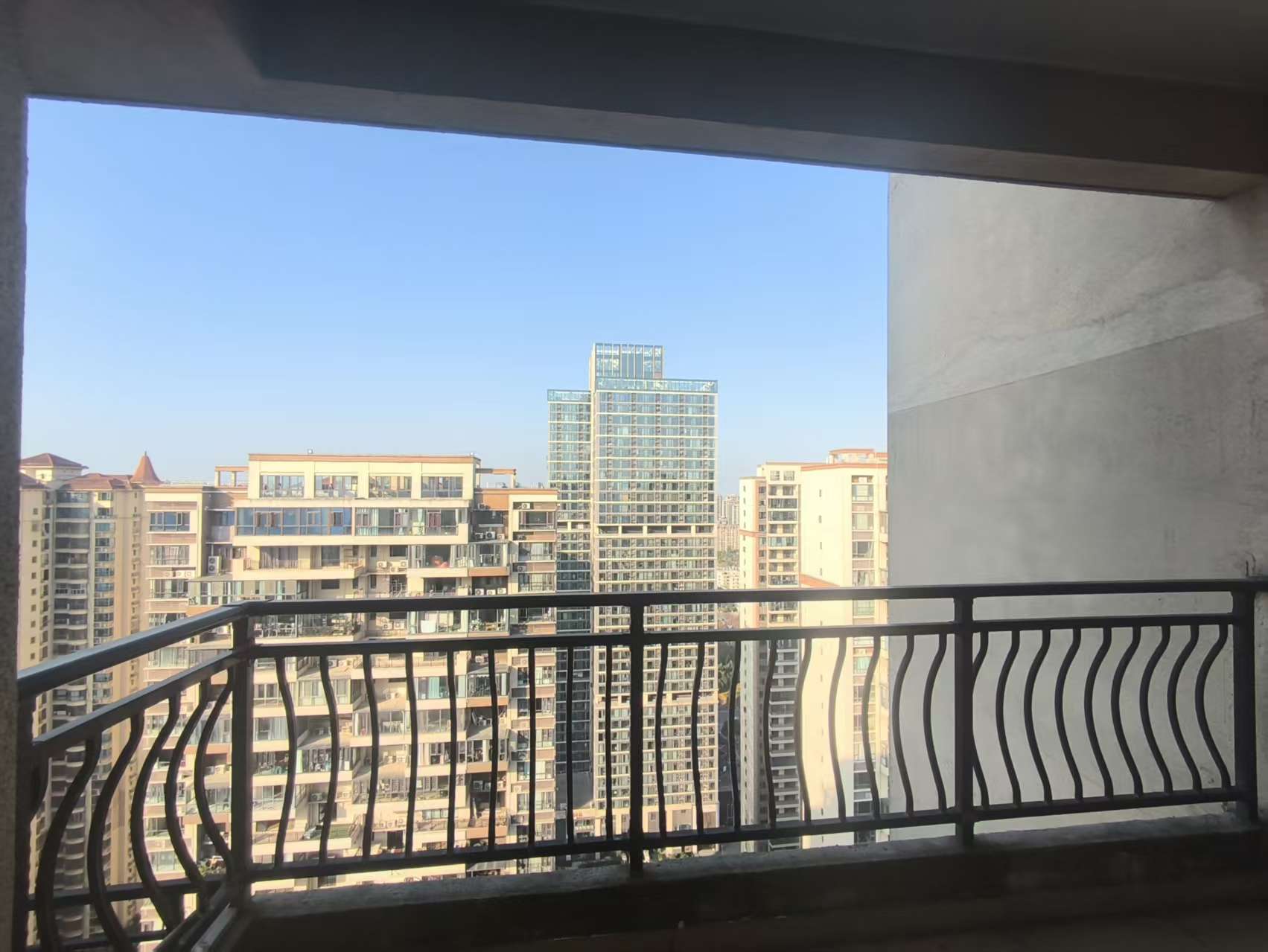 碧桂园 3室2厅2卫 2200.0元/月 碧桂园 3室2厅2卫 2200.0元/月室内图