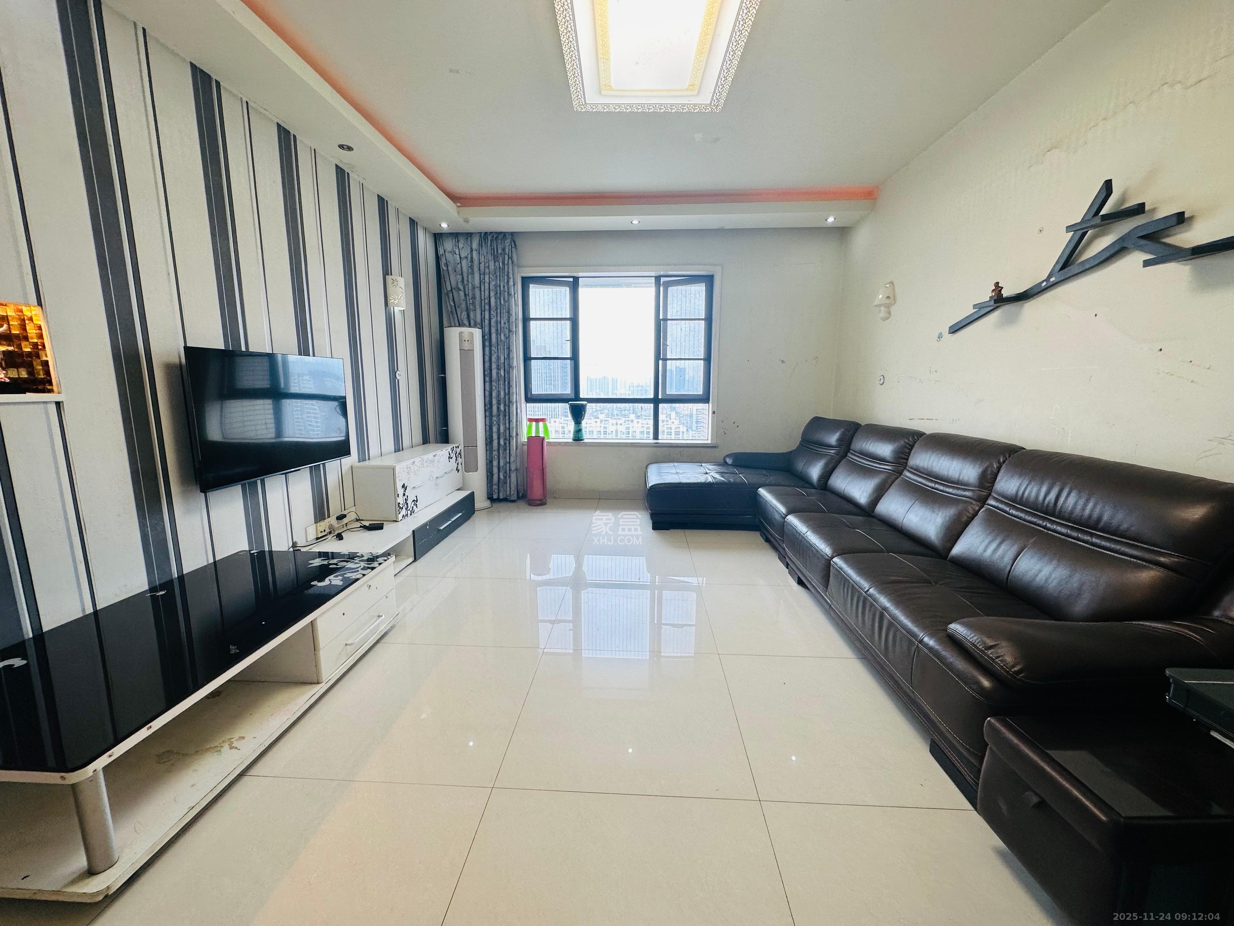 尚东紫郡  3室1厅1卫    2500.0元/月室内图