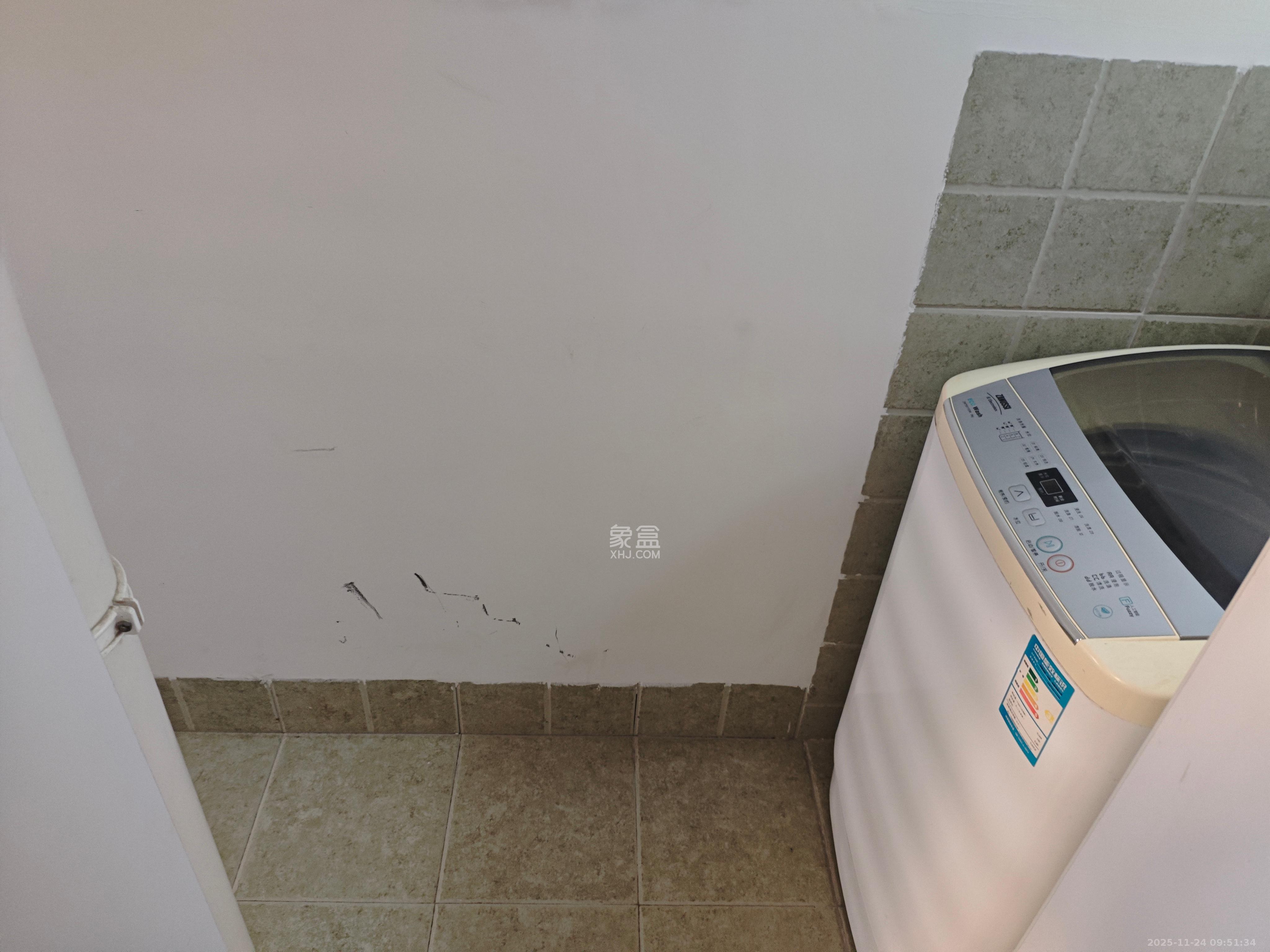 东怡外国（南湖一号)  1室1厅1卫    1900.0元/月室内图