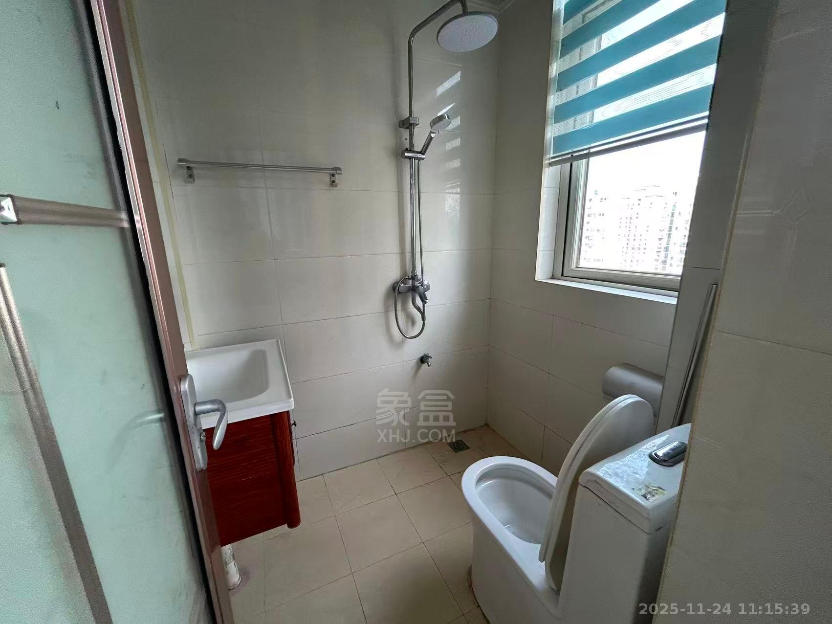 庐山一号 1室1厅1卫 900.0元/月 庐山一号 1室1厅1卫 900.0元/月室内图