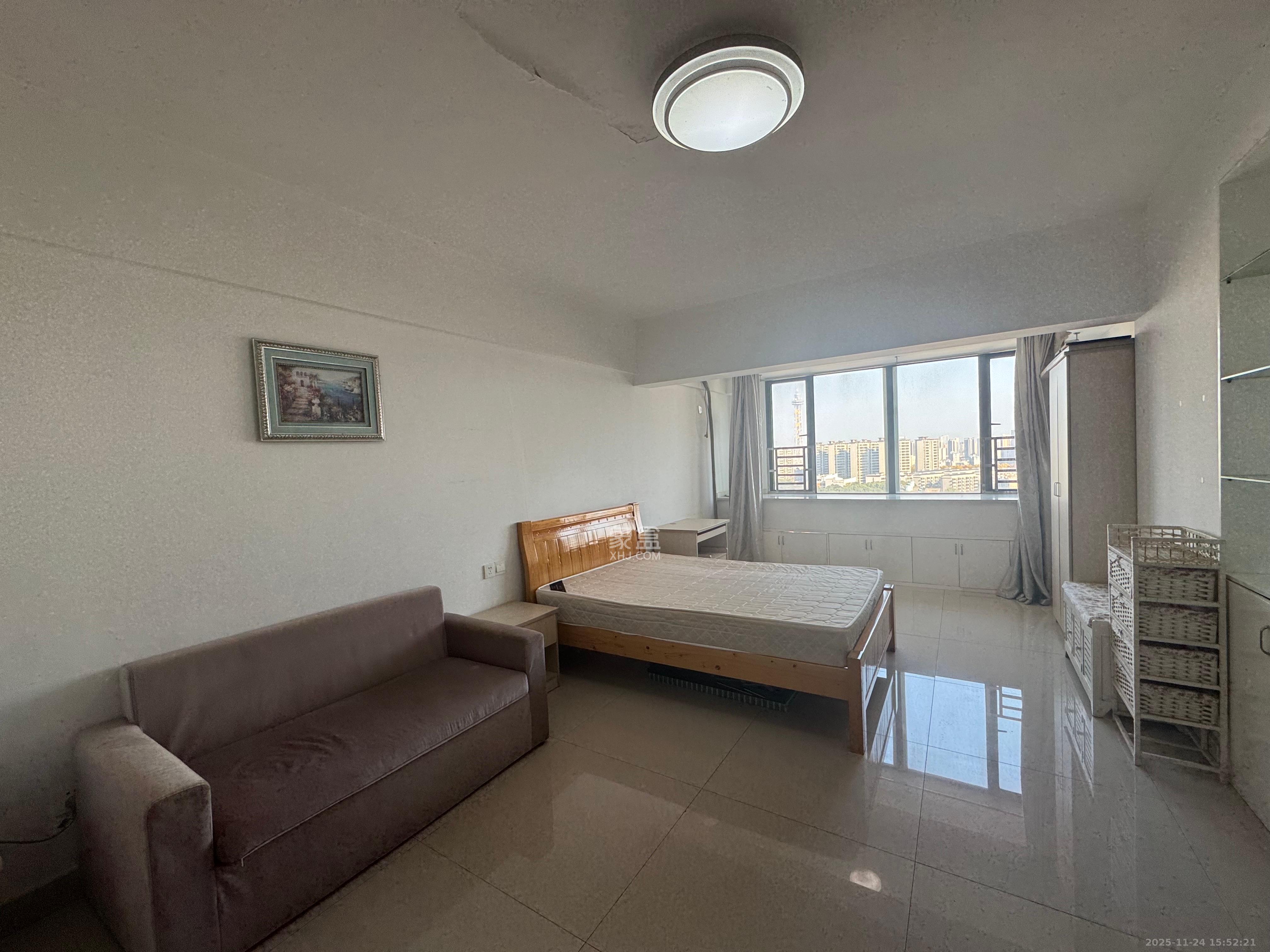 观园国际公寓  1室1厅1卫    1500.0元/月室内图