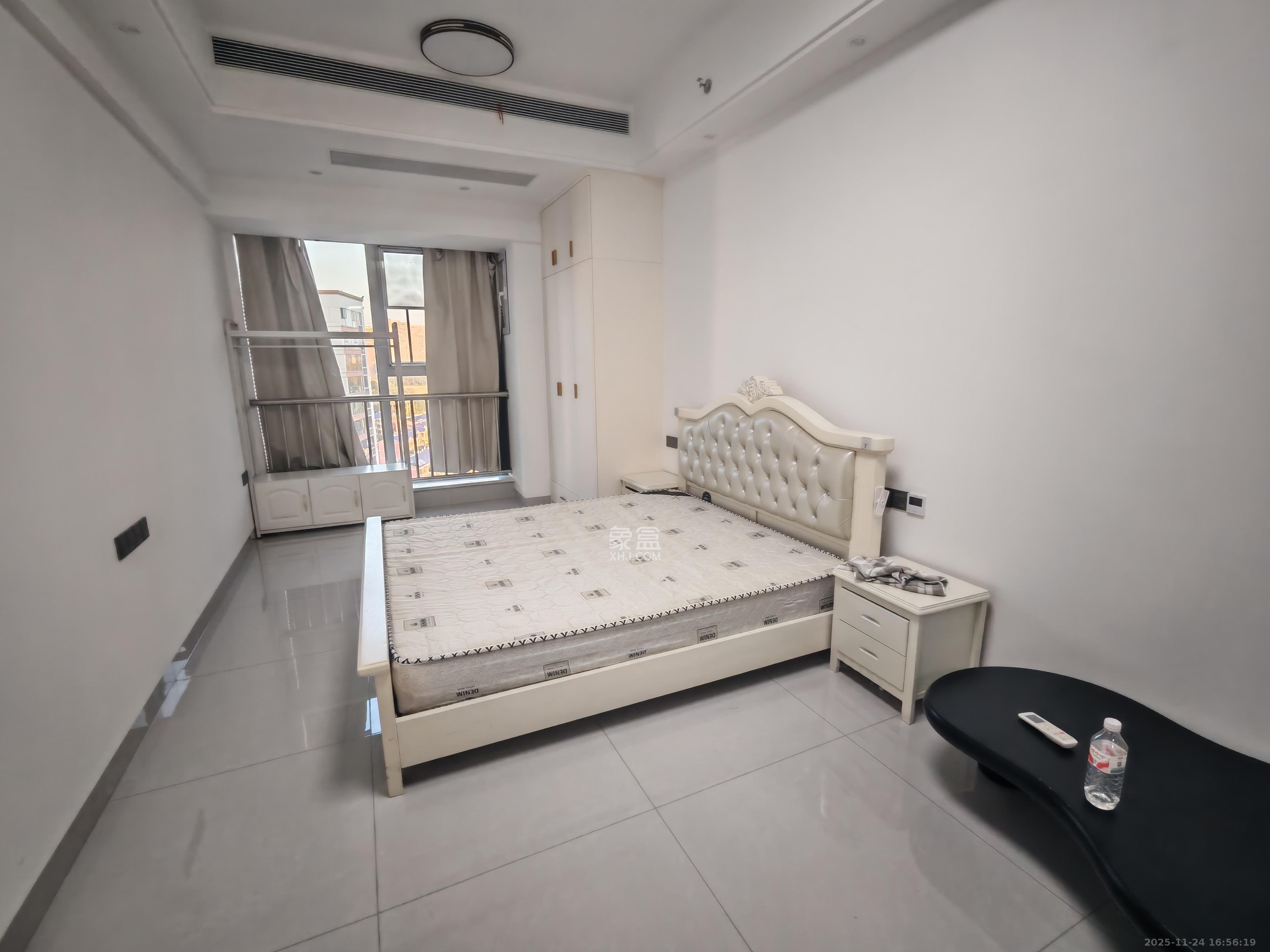 恒大誉府（融誉商业中心）  1室1厅1卫    1700.0元/月