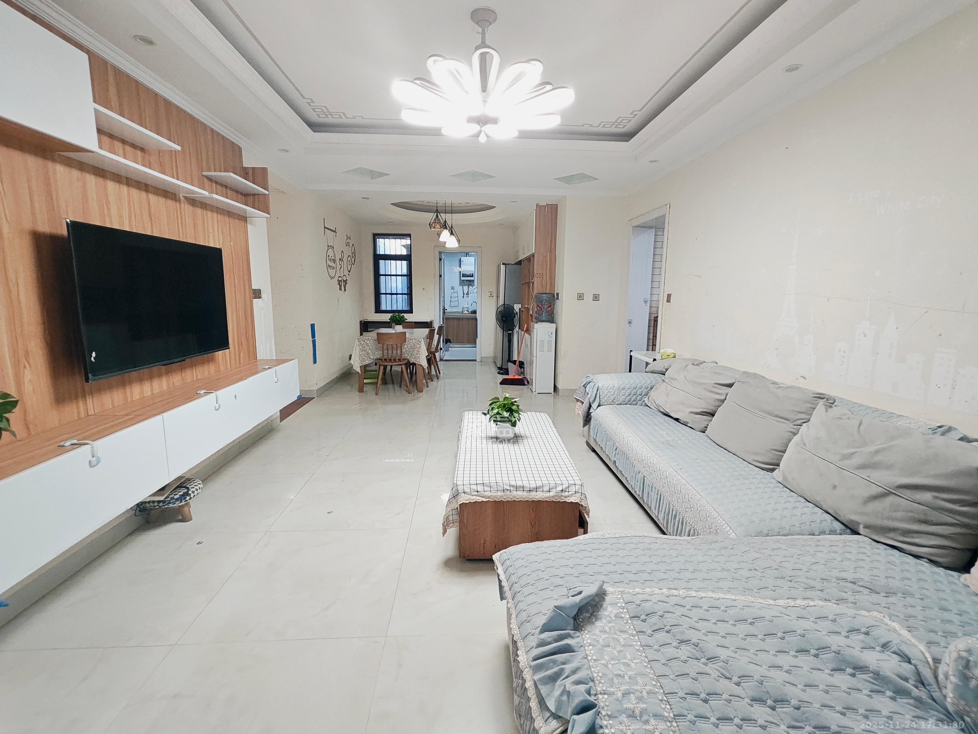 金科东方大院五期 3室2厅2卫 2500.0元/月 金科东方大院五期 3室2厅2卫 2500.0元/月室内图