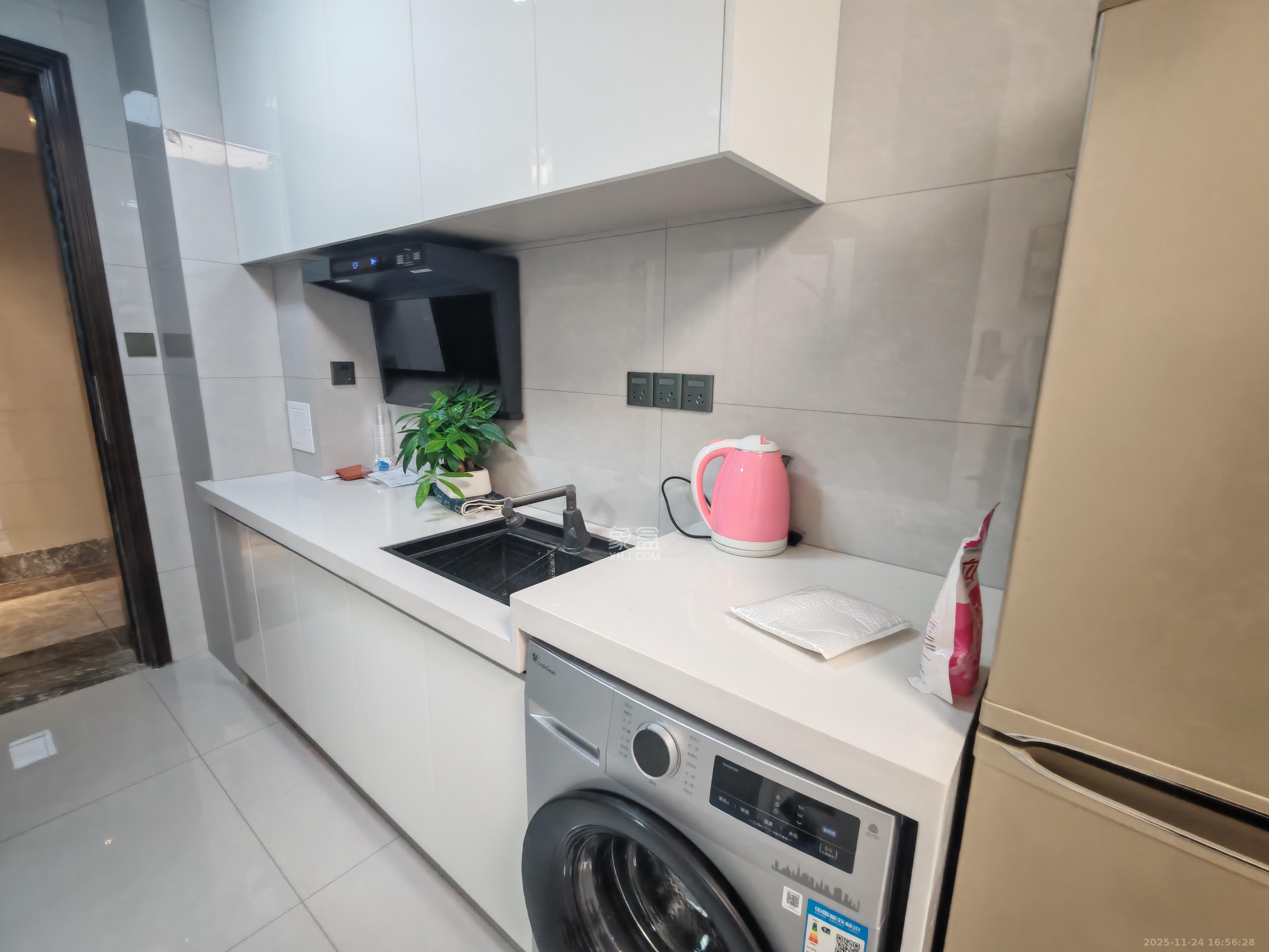 恒大誉府（融誉商业中心）  1室1厅1卫    1700.0元/月室内图