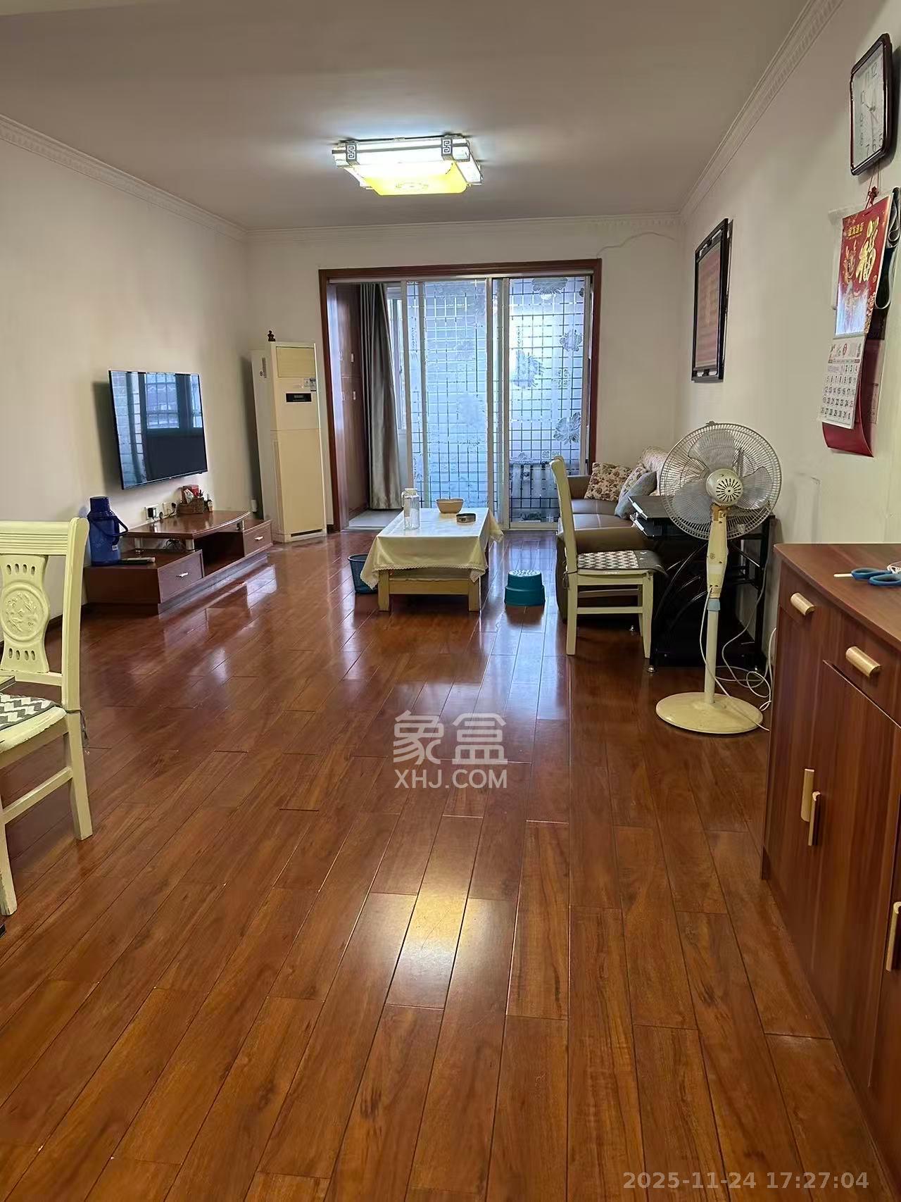 新诚小区  2室2厅1卫    1500.0元/月室内图1