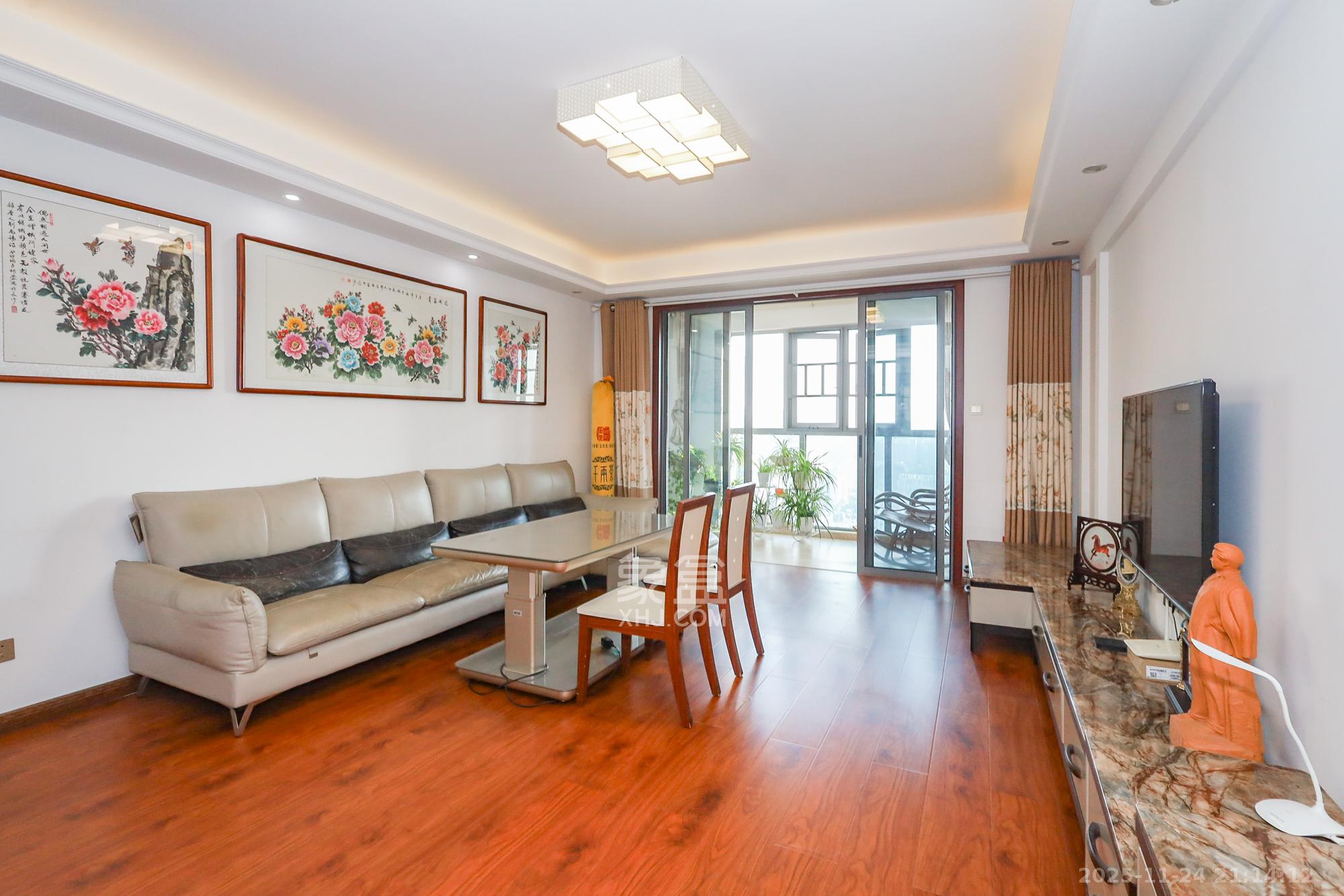 八方小区C区  3室2厅2卫    360.0万室内图1