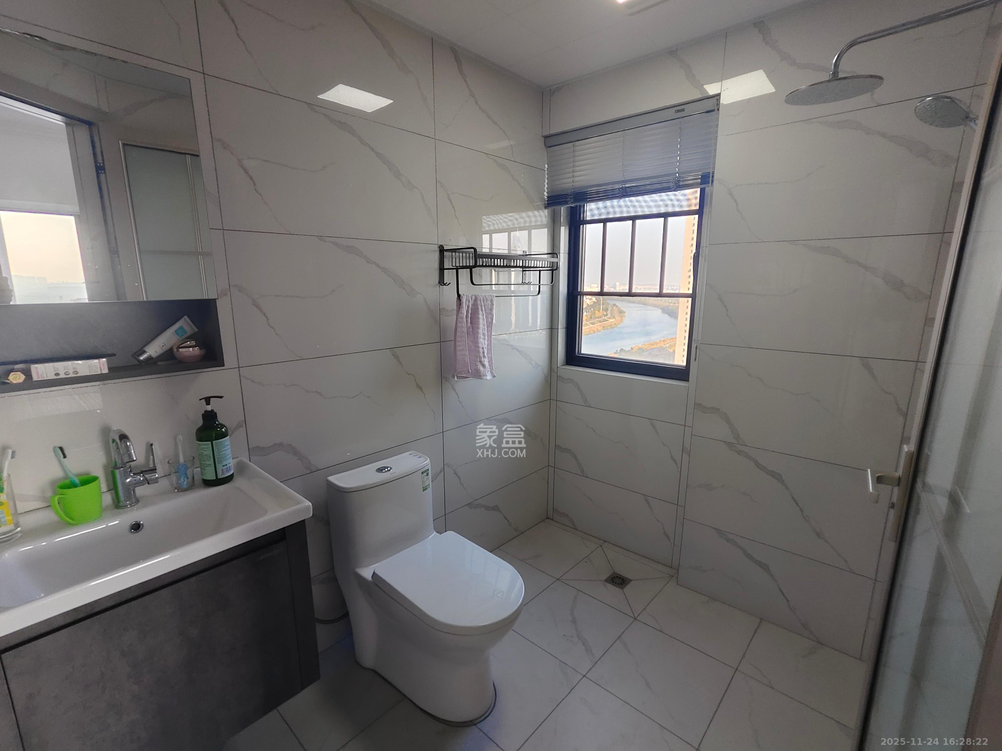 阳光城尚东湾愉景苑 3室2厅2卫 3000.0元/月 阳光城尚东湾愉景苑 3室2厅2卫 3000.0元/月室内图