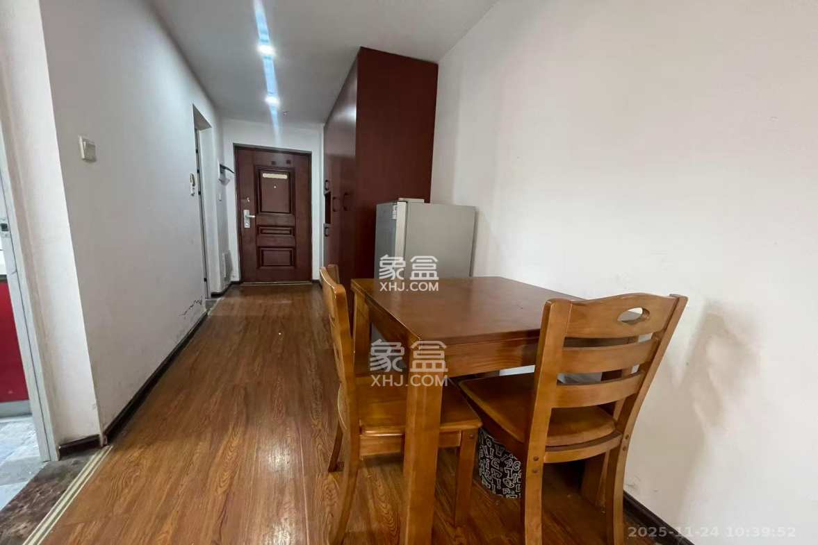 钱隆世家 1室0厅0卫 1400.0元/月 钱隆世家 1室0厅0卫 1400.0元/月室内图