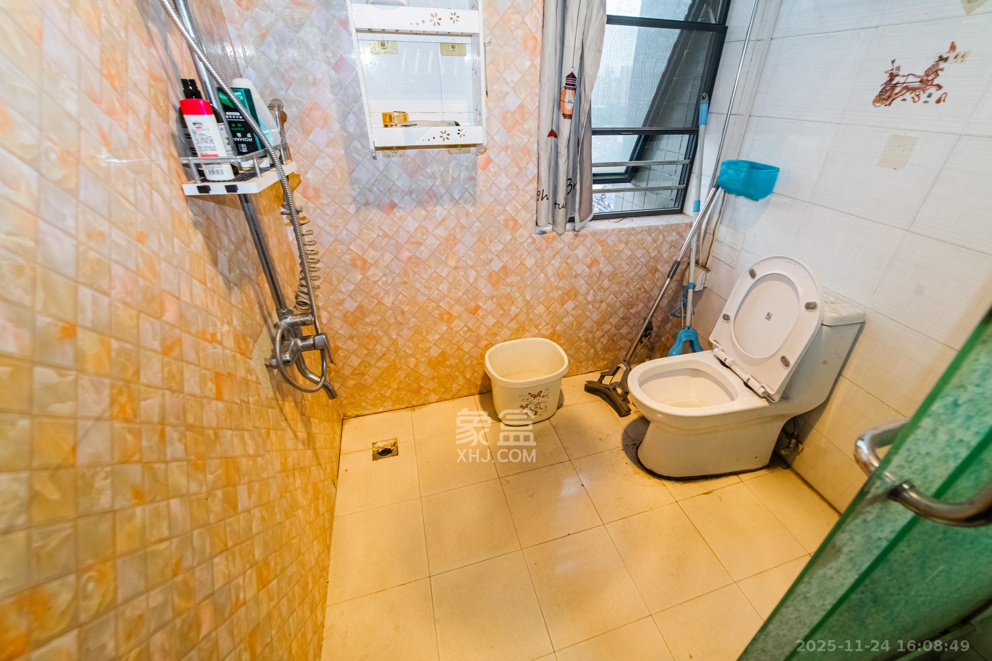 湘江世纪城咏江苑 3室2厅2卫 91.0万 湘江世纪城咏江苑 3室2厅2卫 91.0万卫生间