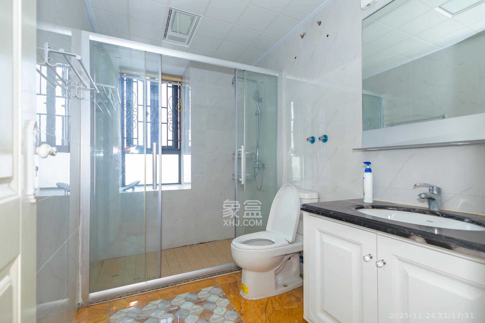 碧桂园威尼斯城 3室2厅2卫 108.0万 碧桂园威尼斯城 3室2厅2卫 108.0万卫生间