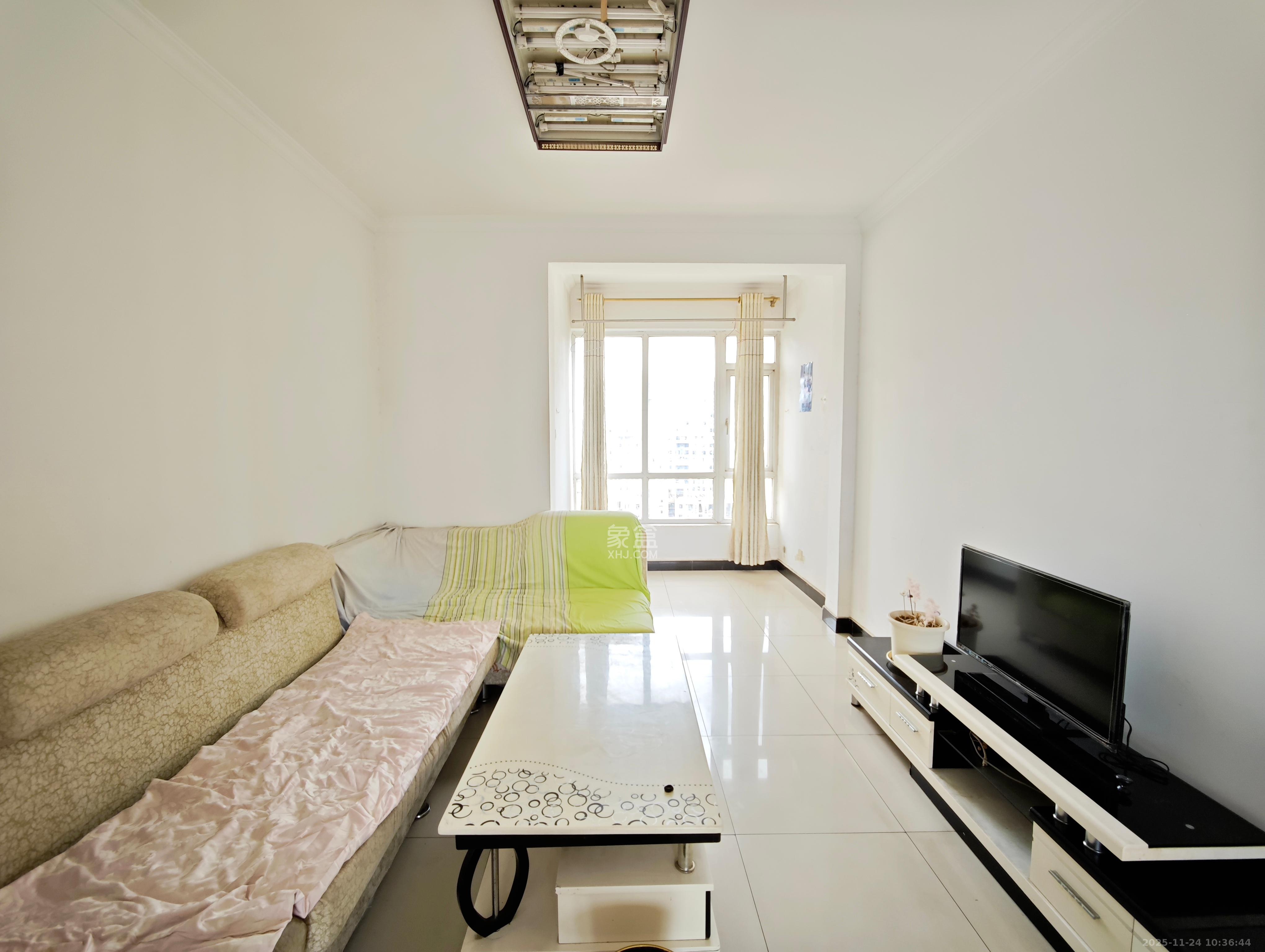 泊爱蓝湾  2室2厅1卫    2100.0元/月室内图