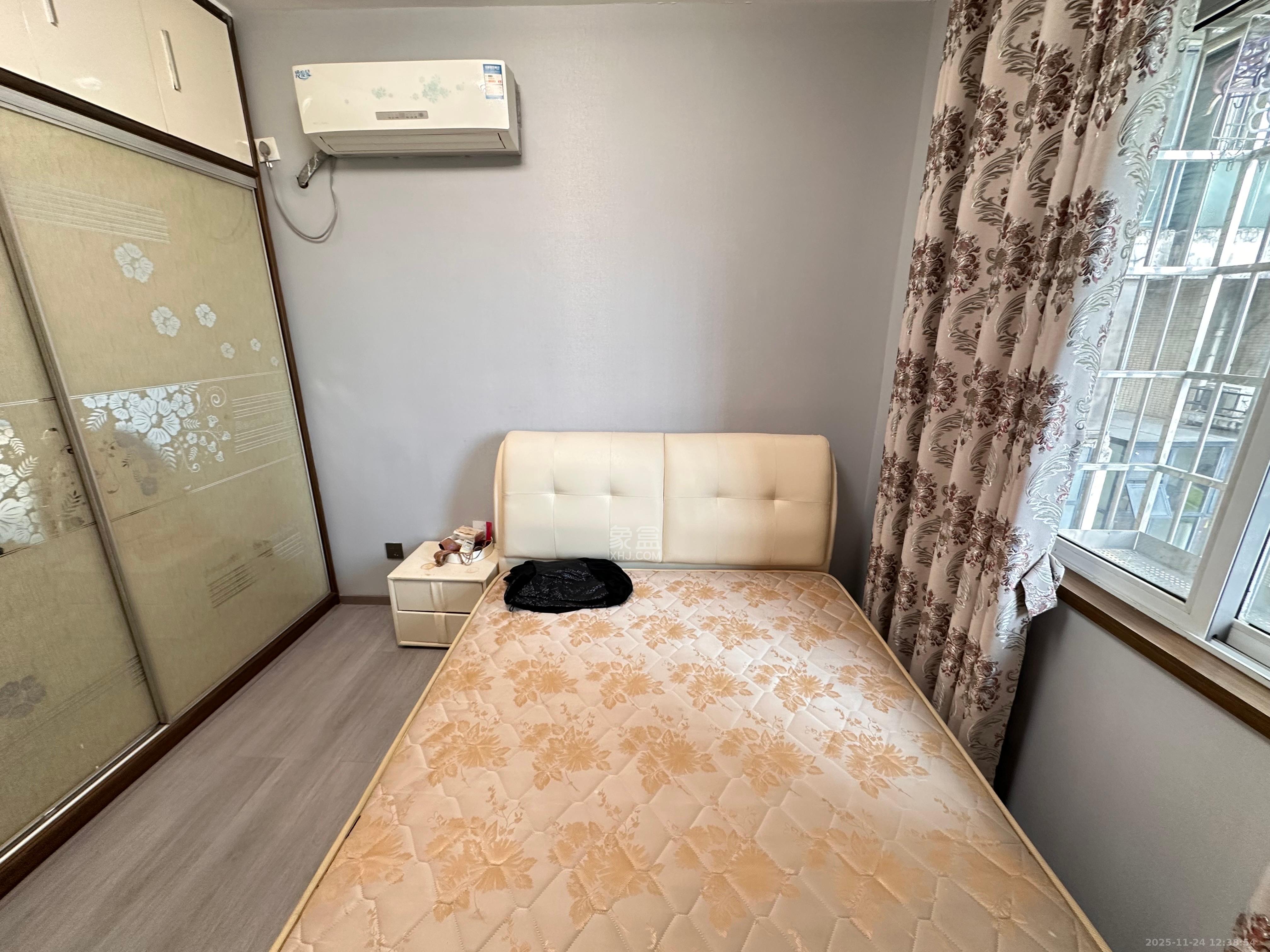 银港水晶城 2室1厅1卫 2600.0元/月 银港水晶城 2室1厅1卫 2600.0元/月室内图