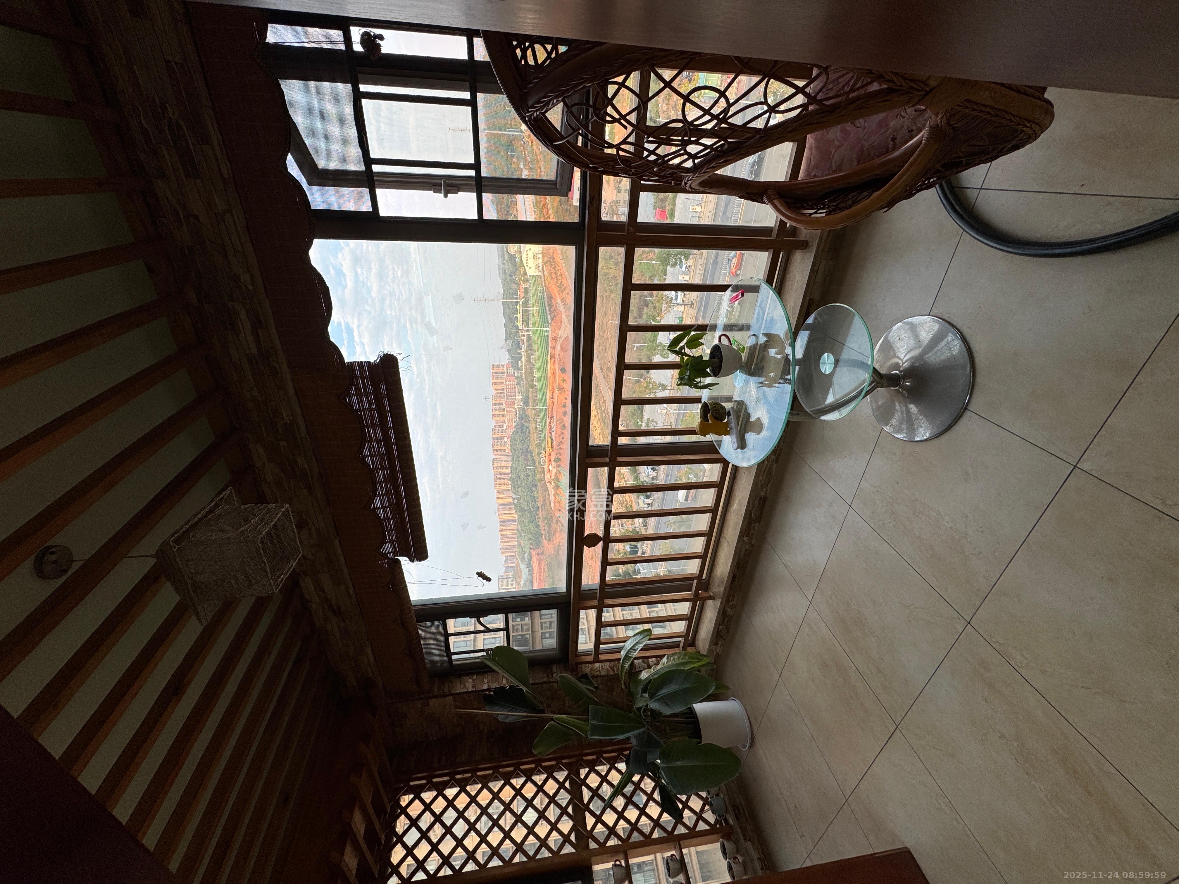 怡海星城  1室2厅1卫    1800.0元/月室内图