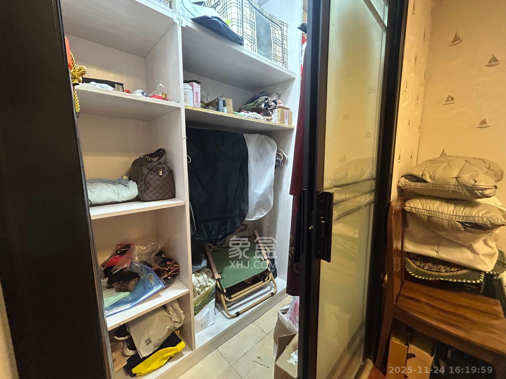 世茂铂翠湾一期 1室2厅1卫 2800.0元/月 世茂铂翠湾一期 1室2厅1卫 2800.0元/月室内图