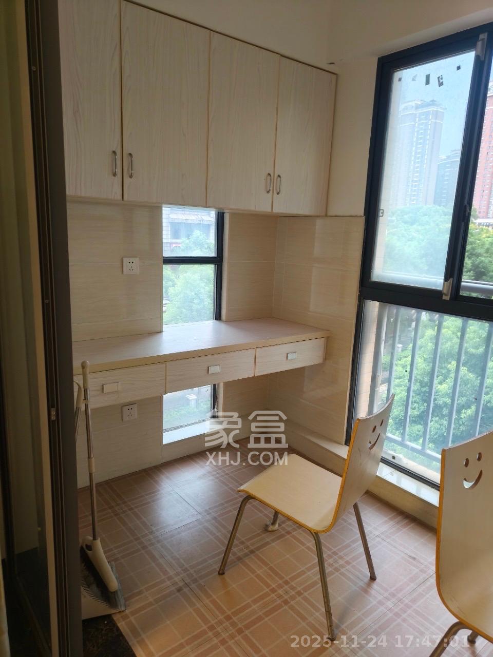 鑫远御文台一期 2室2厅1卫 2100.0元/月 鑫远御文台一期 2室2厅1卫 2100.0元/月室内图