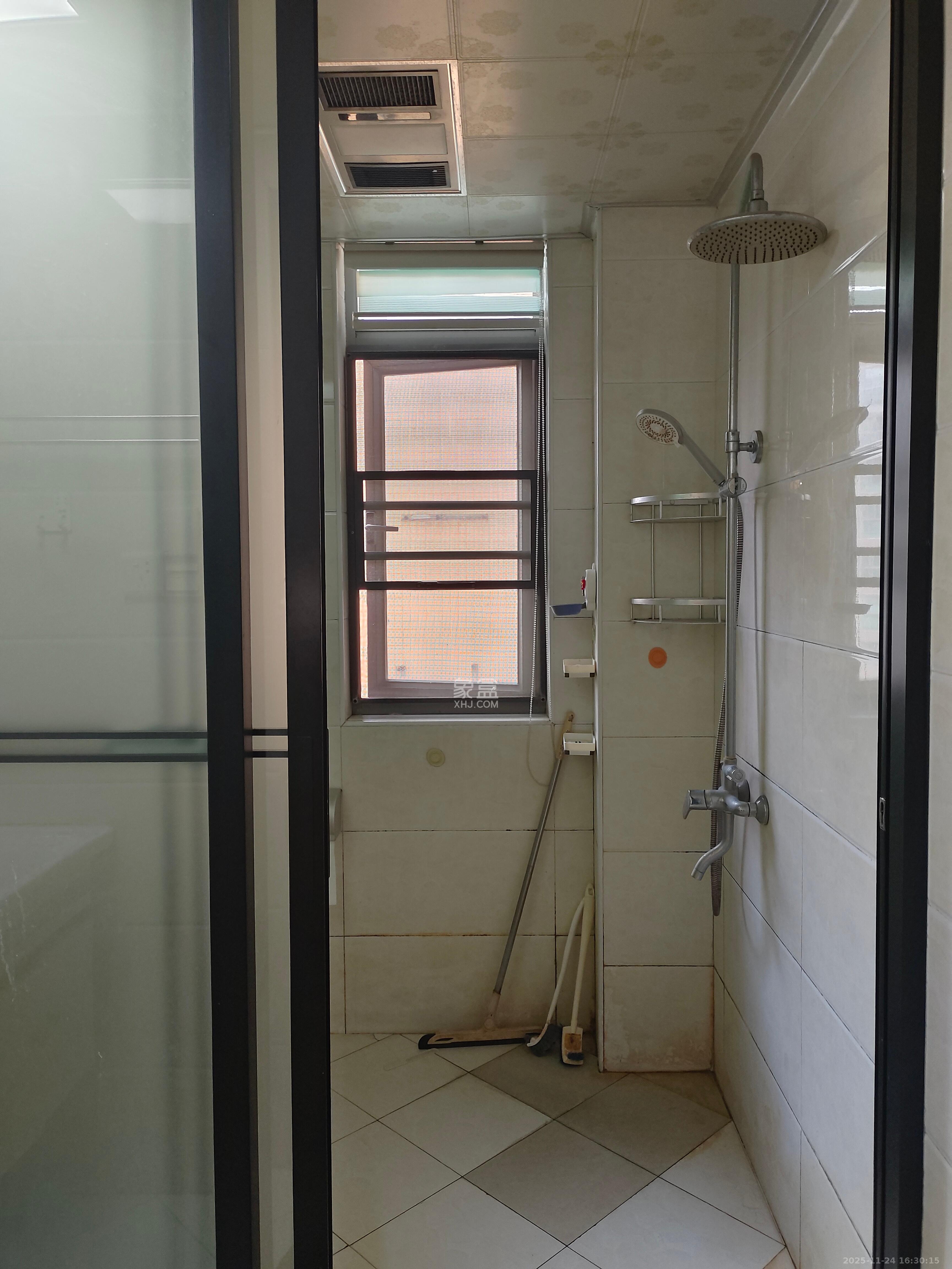 新城新世界一二三期 2室2厅1卫 2400.0元/月 新城新世界一二三期 2室2厅1卫 2400.0元/月室内图