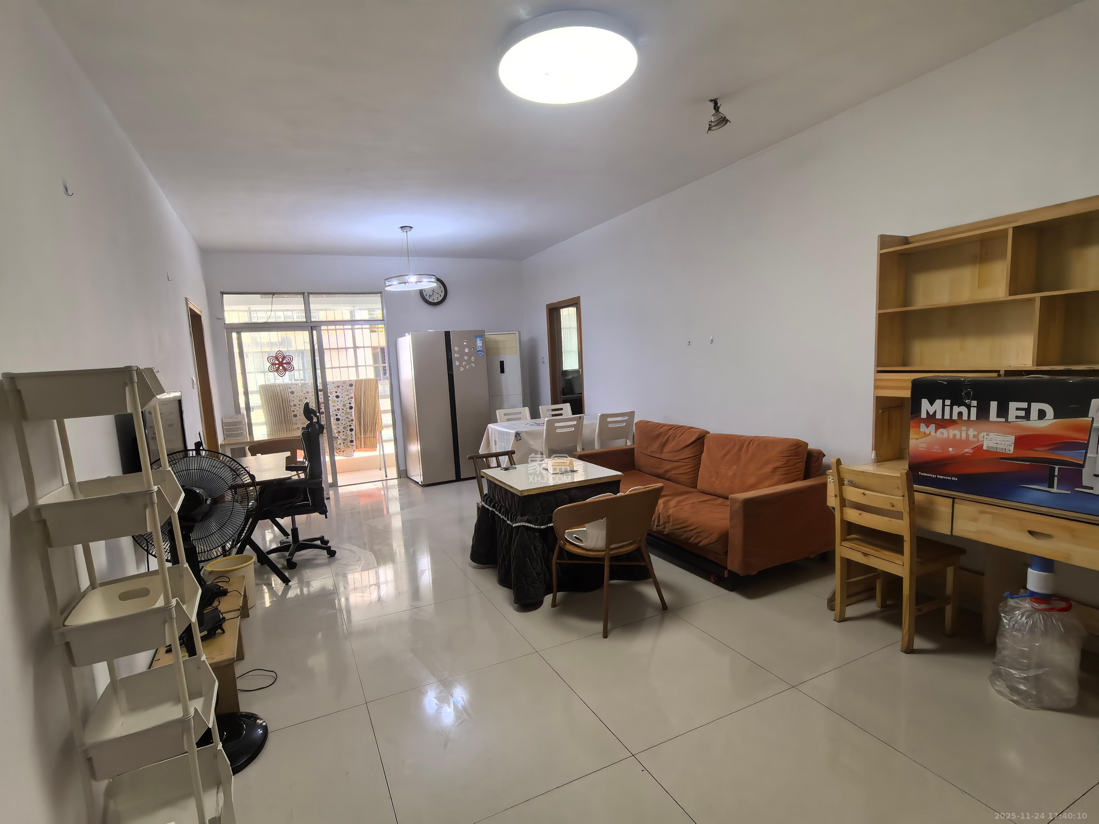 华菱新城地标  2室2厅1卫    1800.0元/月室内图1