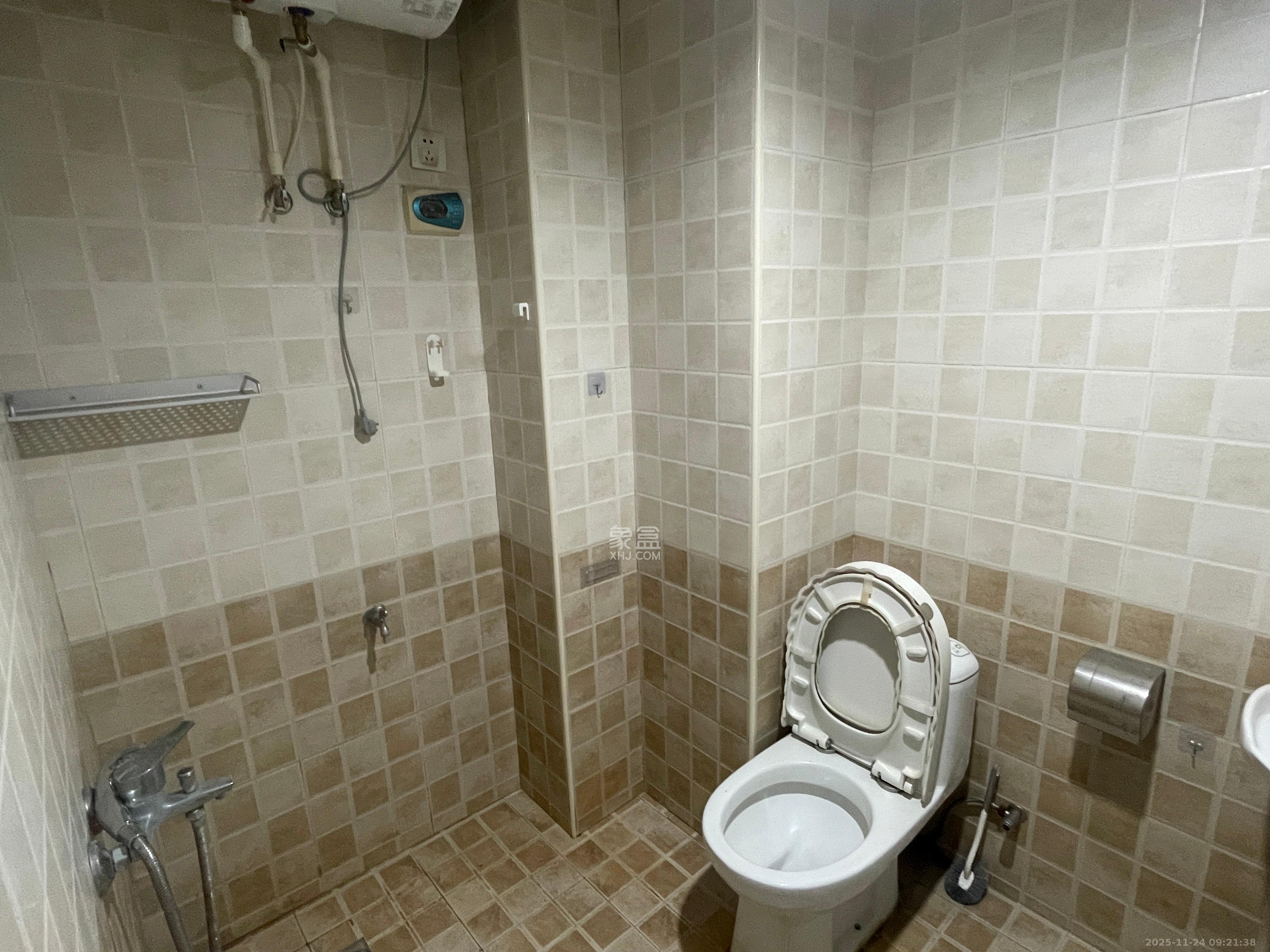 金谷大厦(桐梓坡西路) 1室0厅1卫 1550.0元/月 金谷大厦(桐梓坡西路) 1室0厅1卫 1550.0元/月室内图