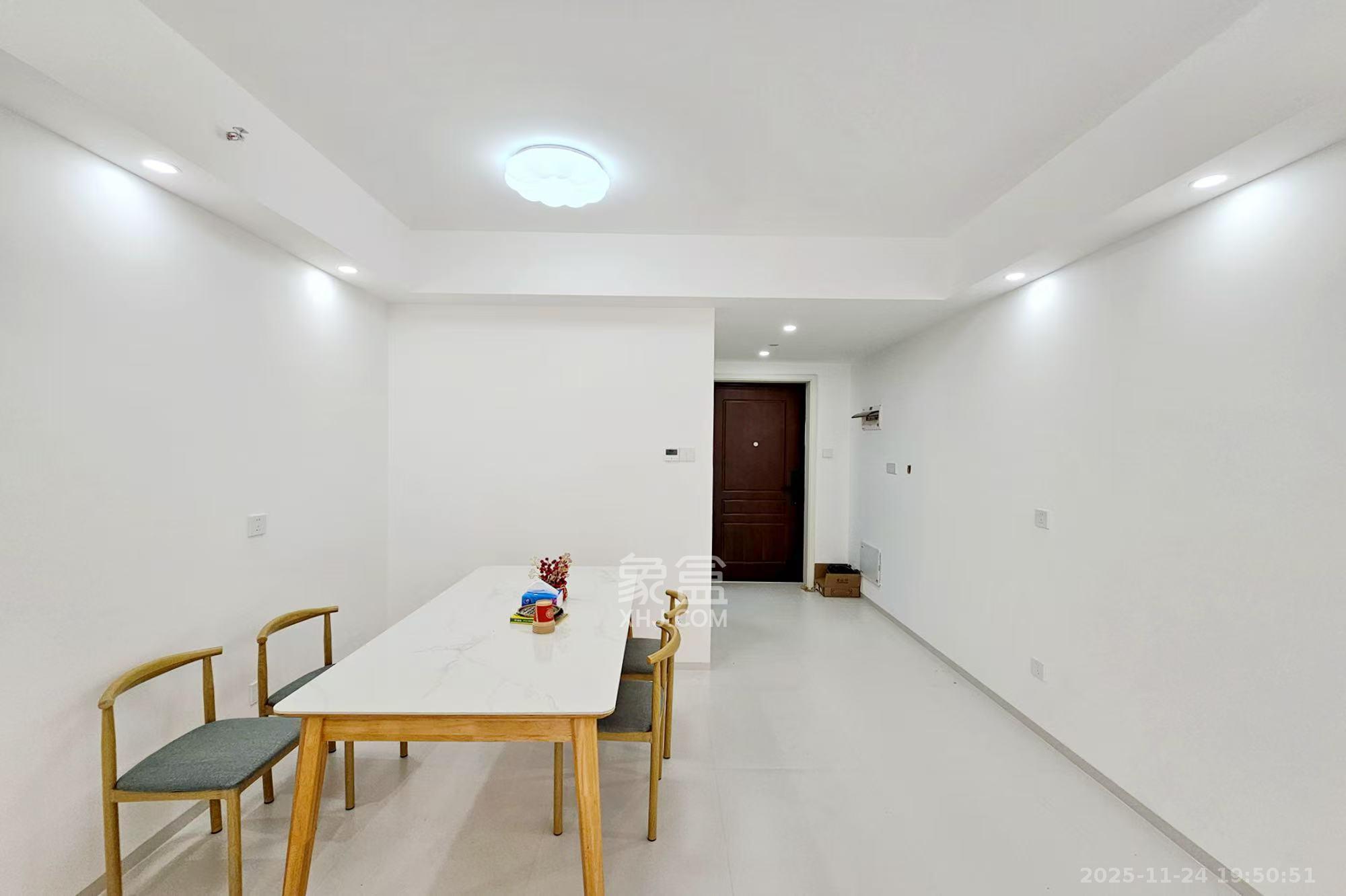 阳光城尚东湾愉景苑  3室2厅1卫    2650.0元/月室内图