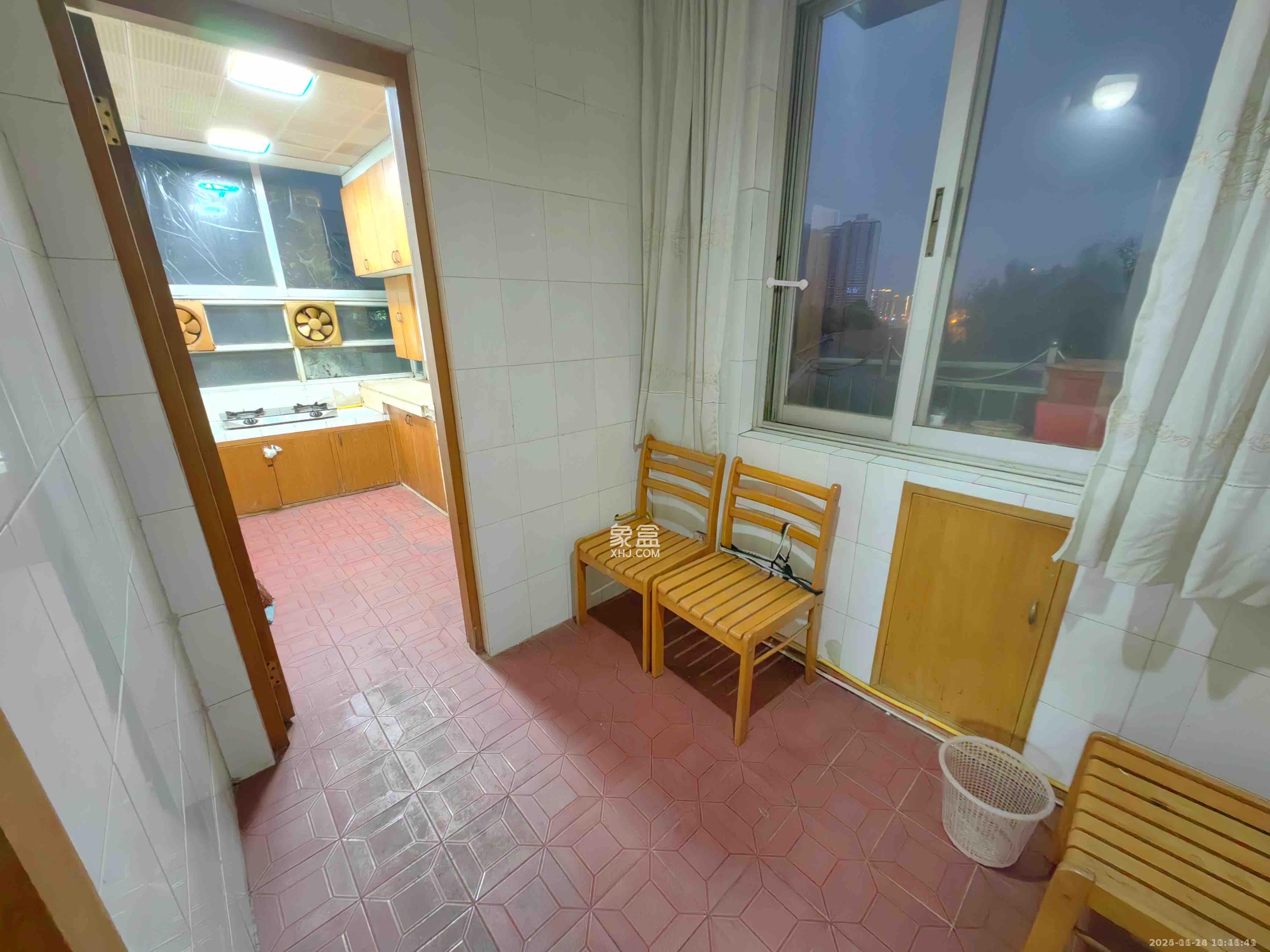 桂花路铁建宿舍  3室2厅1卫    1300.0元/月室内图