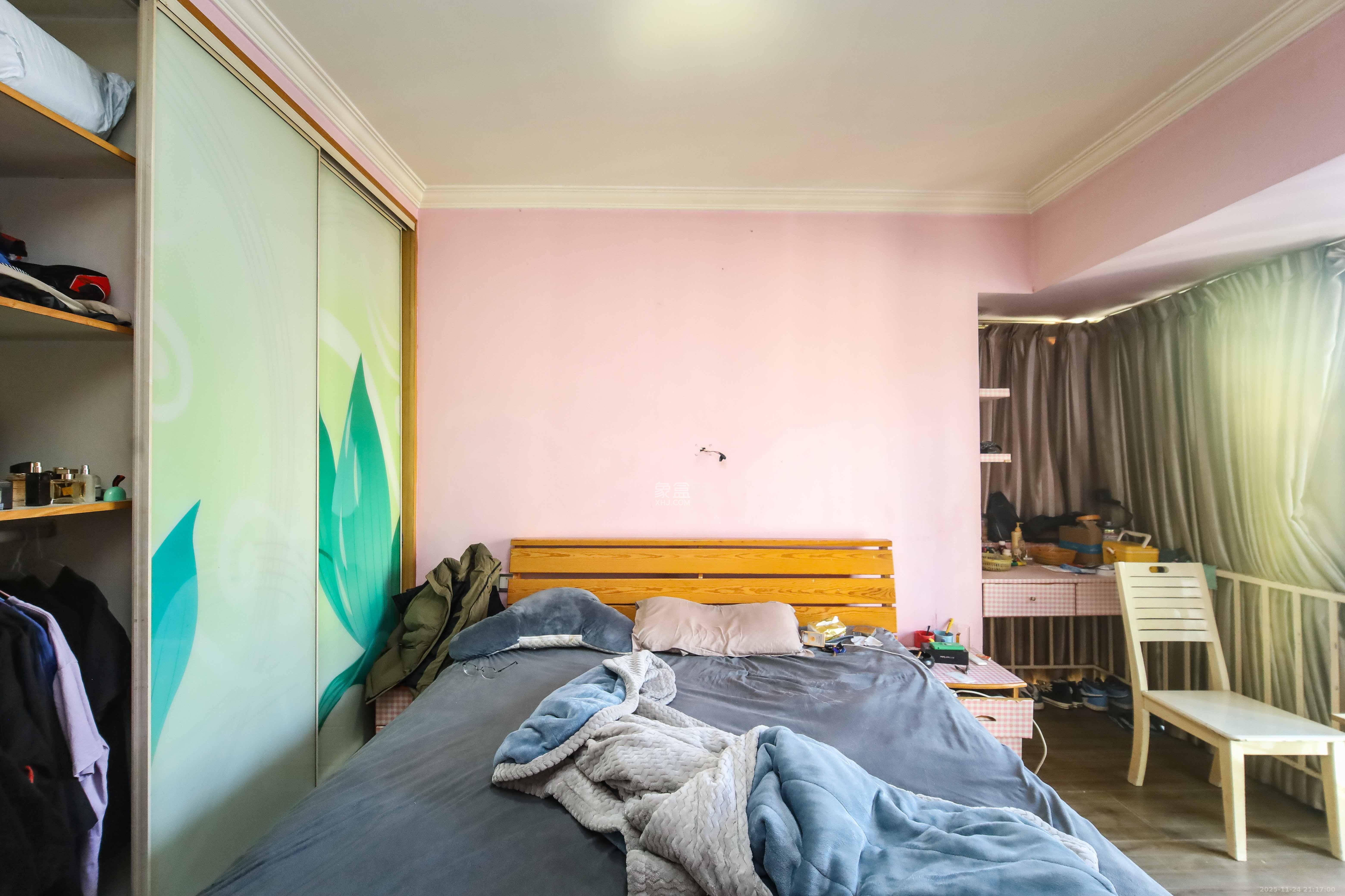 银港水晶城 2室2厅1卫 62.8万 银港水晶城 2室2厅1卫 62.8万卧室