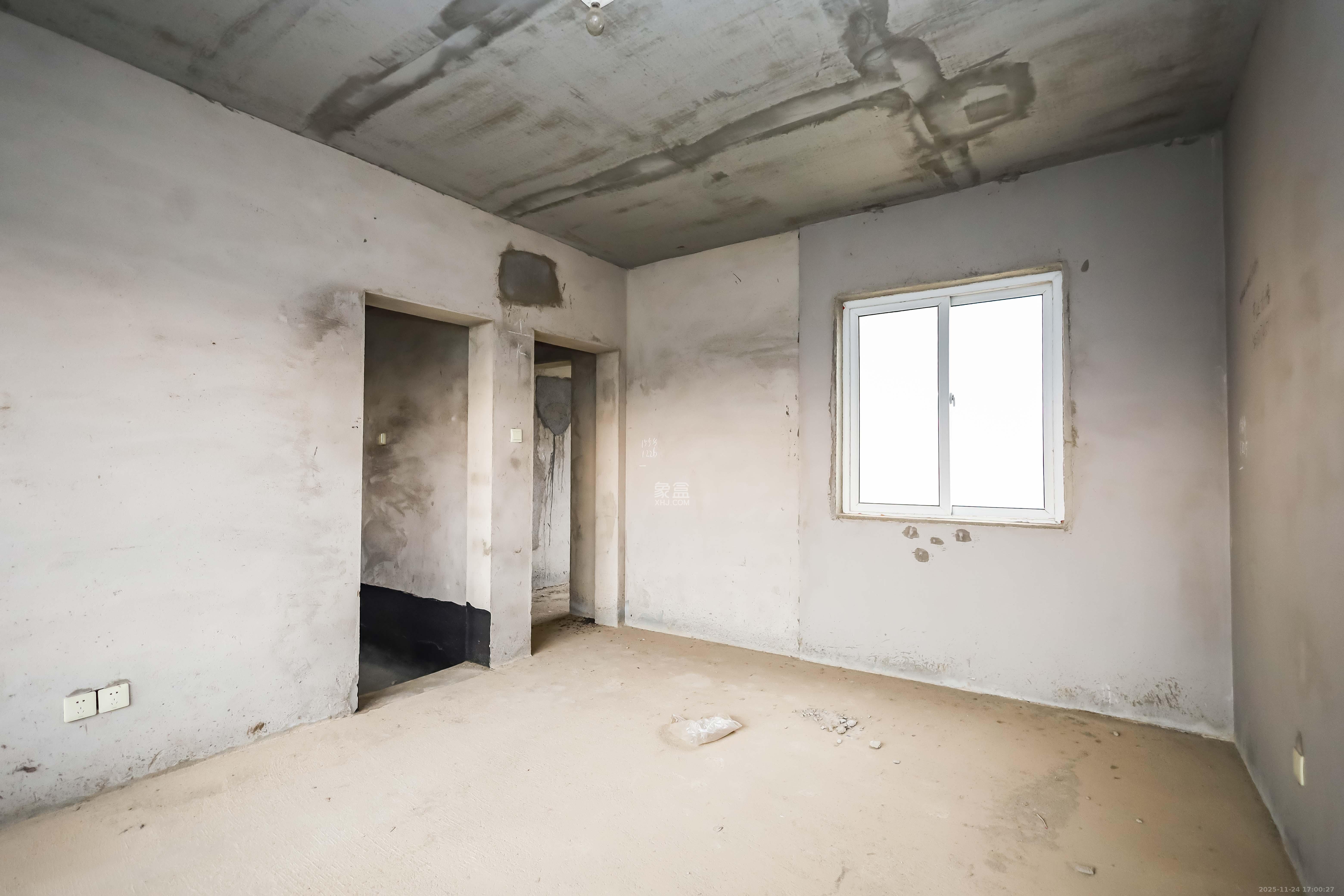 天麓尚层 4室2厅2卫 90.0万 天麓尚层 4室2厅2卫 90.0万卧室