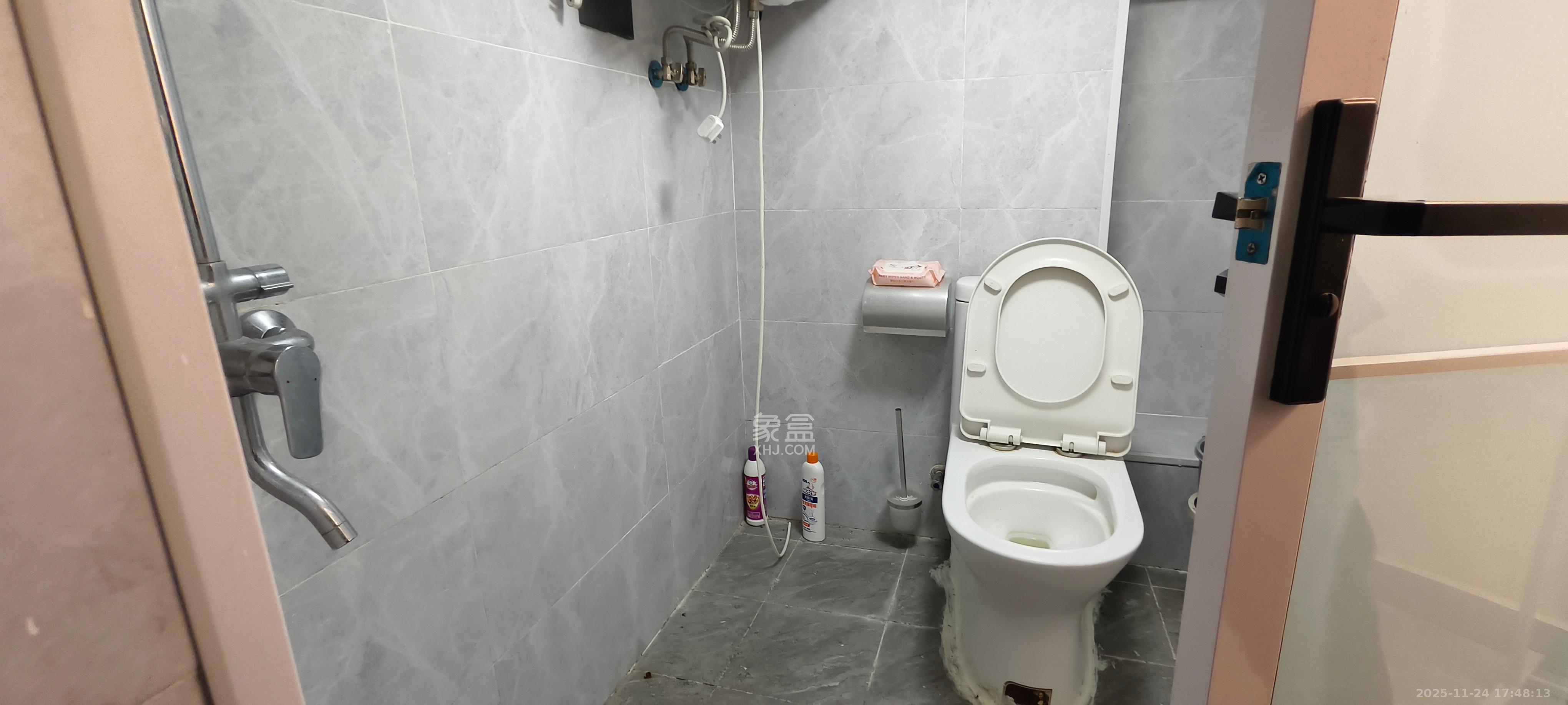 力高凤凰新天 1室1厅1卫 1300.0元/月 力高凤凰新天 1室1厅1卫 1300.0元/月室内图