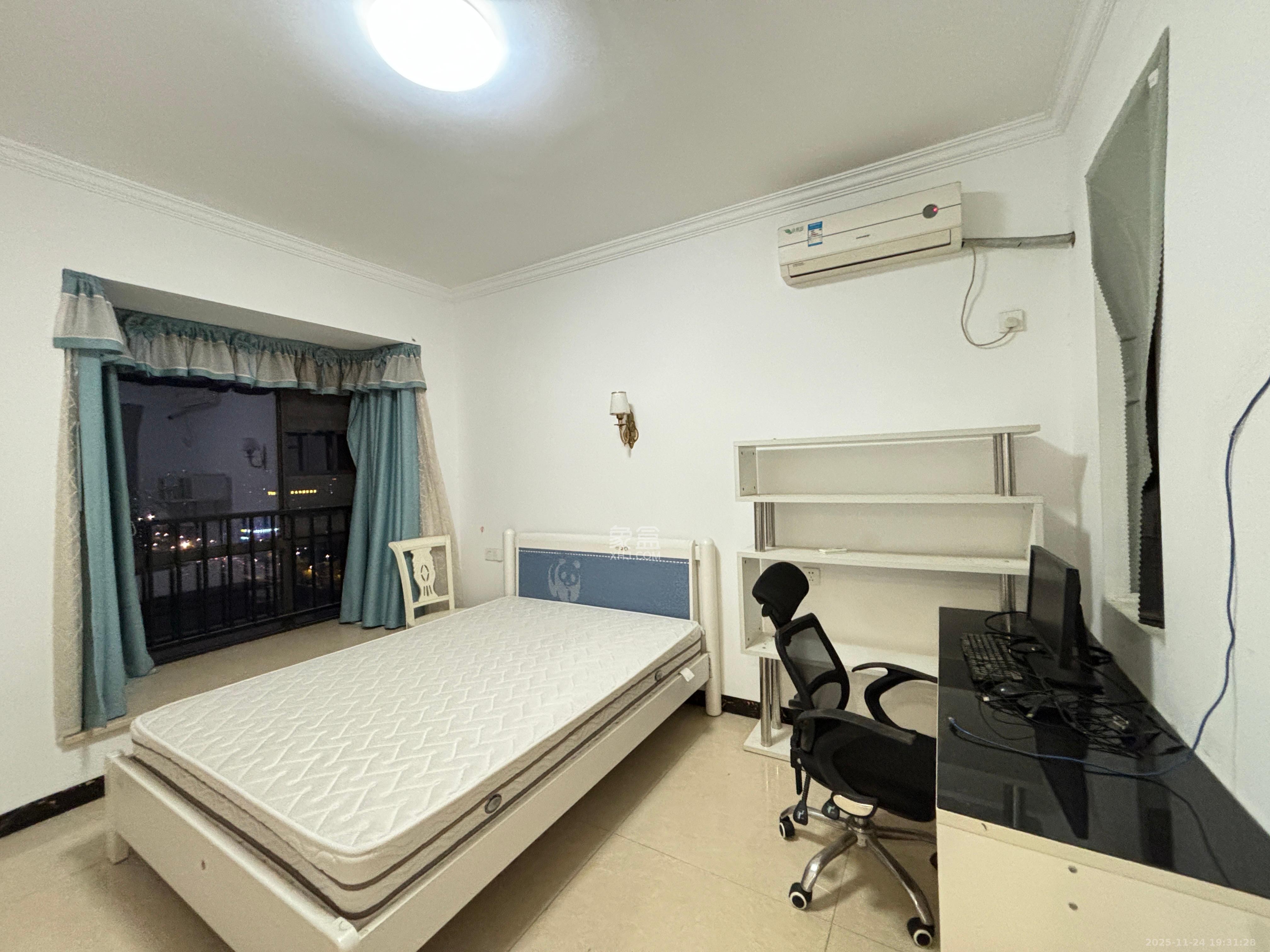 湖南报业文化城(米地亚家园) 3室2厅1卫 1900.0元/月 湖南报业文化城(米地亚家园) 3室2厅1卫 1900.0元/月室内图