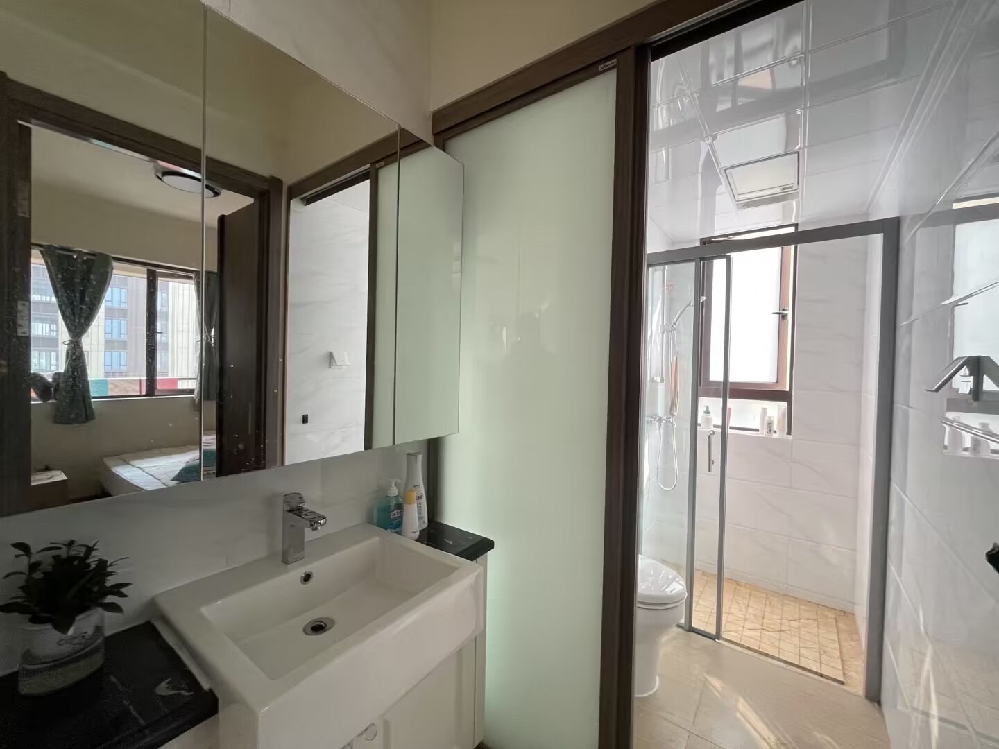 华耀碧桂园十里江湾誉峯  2室2厅1卫    1800.0元/月室内图